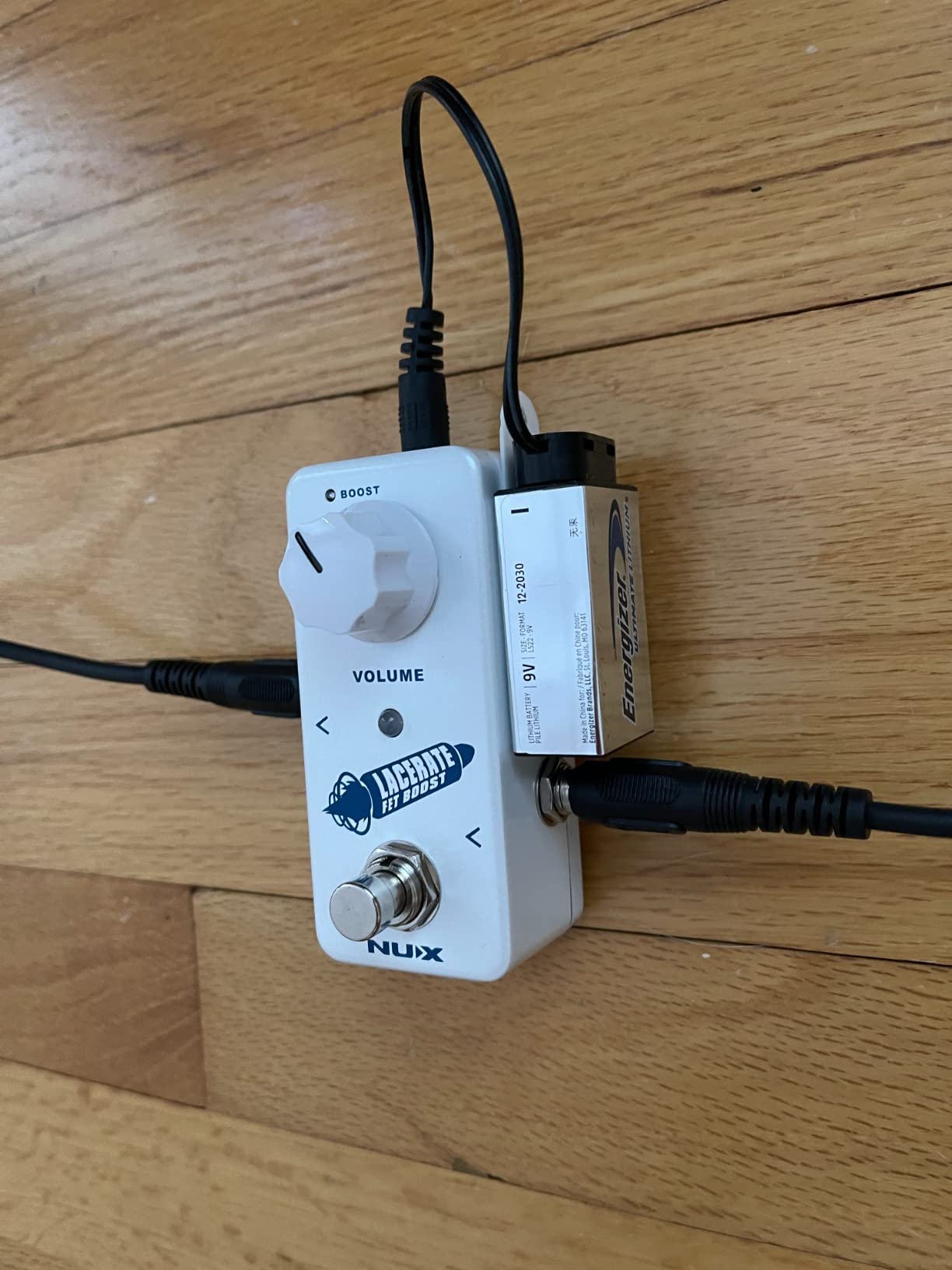 NUX Lacerate Mini Booster Guitar Boost Pedal, Dual FET Circuit Design Clean and Crank Boost, Luminous Control Knob True Bypass or Buffer Bypass customer photo 2
