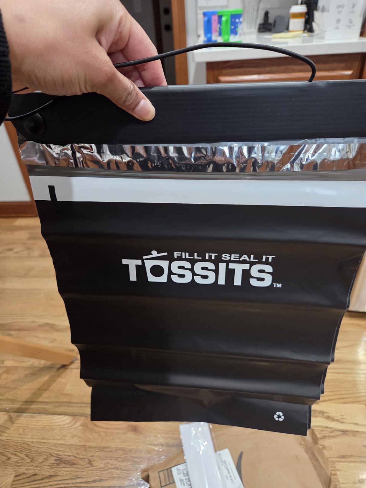 Tossits Recycled Disposable Car Trash Bags - Leakproof, Smell Proof Hanging Garbage Bags for Car, Truck, SUV, RV & Vehicle - Black, 21 Count Disposable Automotive Trash Bags customer photo 1