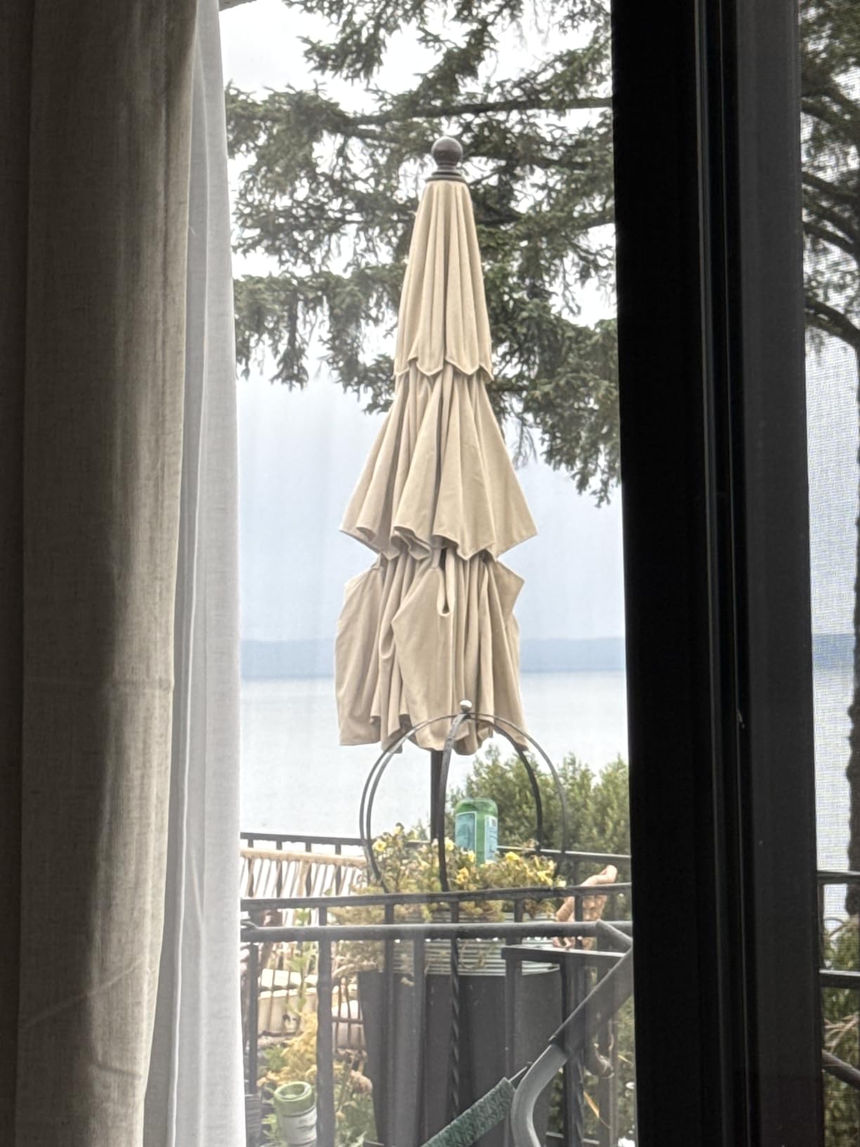 EliteShade USA 10-Year-Non-Fading 9ft 3-Tier Market Patio Umbrella, Commercial Grade Outdoor Table Umbrella with Crank Open, Windproof & UPF 50+ UV Protection, Heavy Duty Ventilation customer photo 1