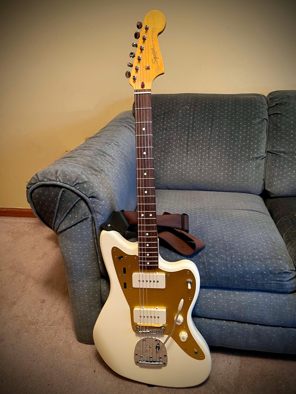 Squier J Mascis Jazzmaster Electric Guitar, Vintage White, Laurel Fingerboard customer photo 2