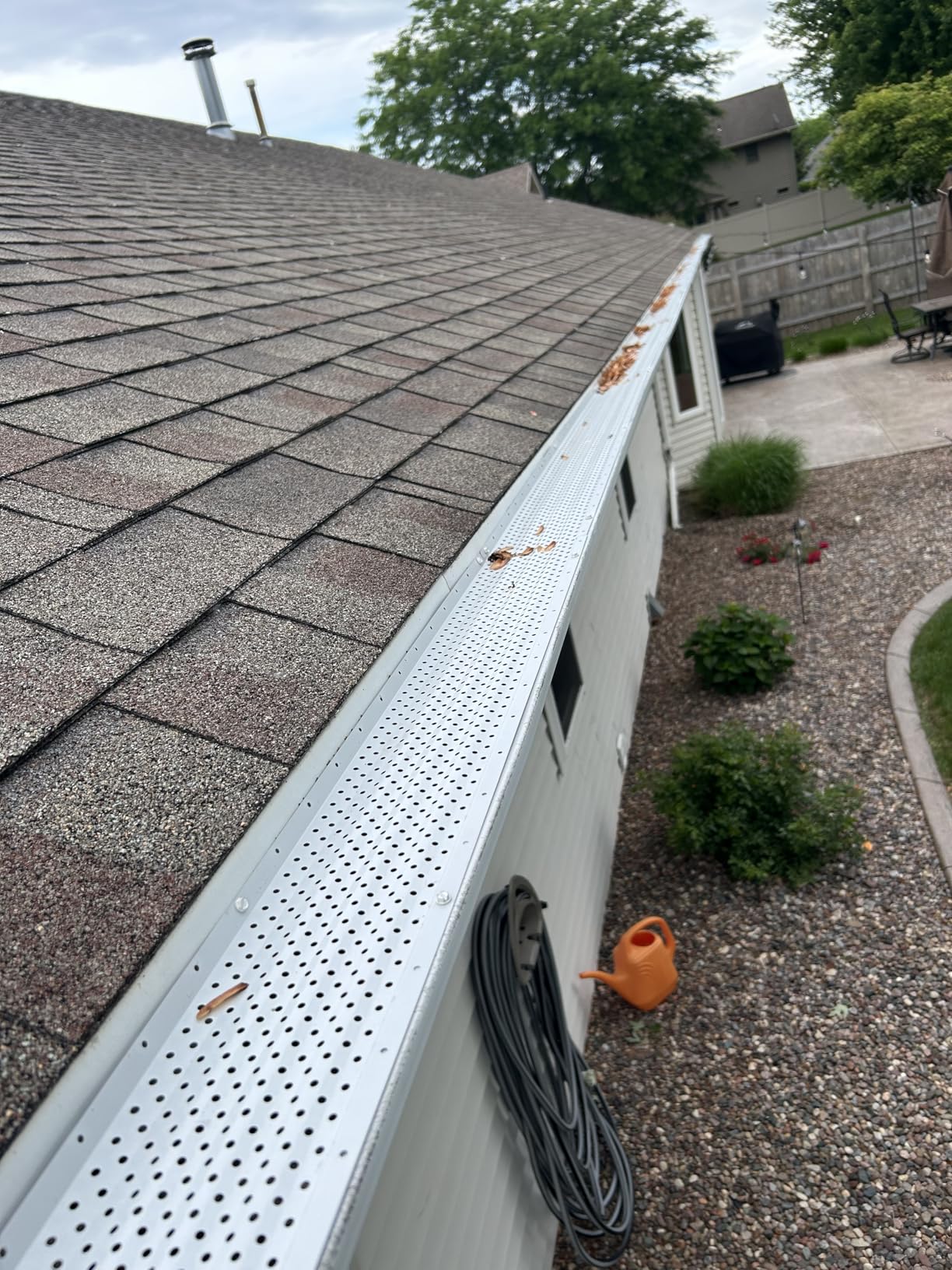 LeafTEK Heavy-Duty Aluminum Gutter Guard System 200 FT - Contractor-Trusted Leaf & Debris Protection - DIY Install Kit with Screws & Driver - Made in USA - Fits 6