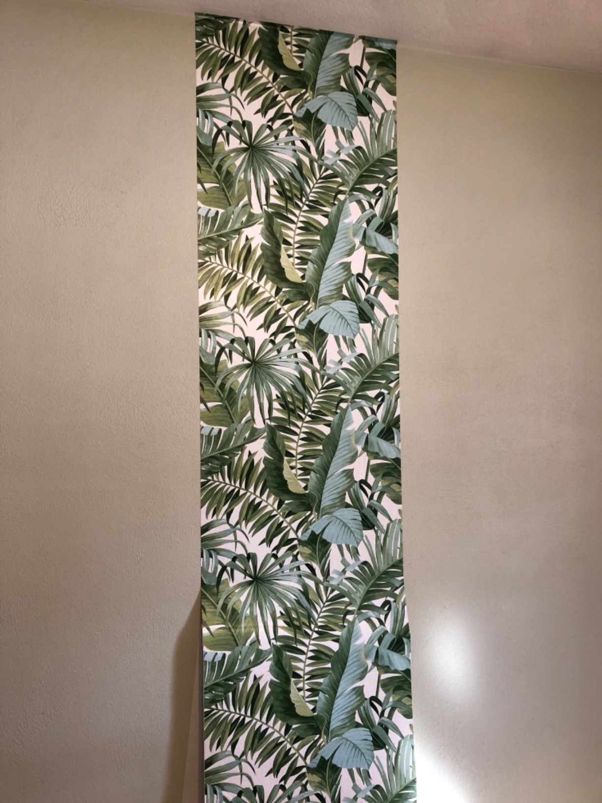 NuWallpaper Maui Peel and Stick Wallpaper, Green Tropical Leaf Removable Contact Paper for Walls, Self Adhesive Wall Covering for Bedroom Living Room Accent Wall customer photo 1