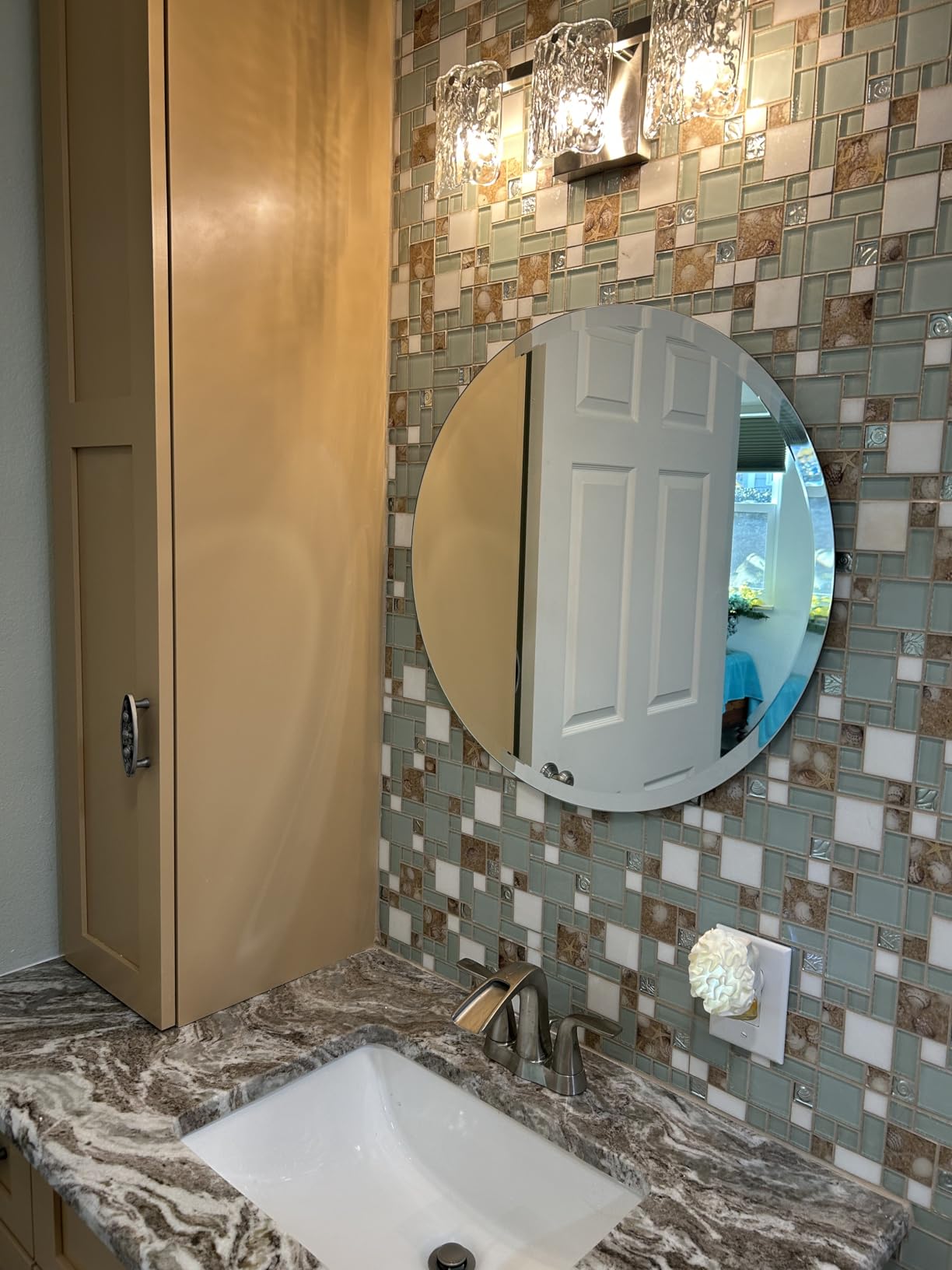 Hominter Coastal Glass Stone Mosaic Tile, Seafoam Green, 5 Sq Ft | 12