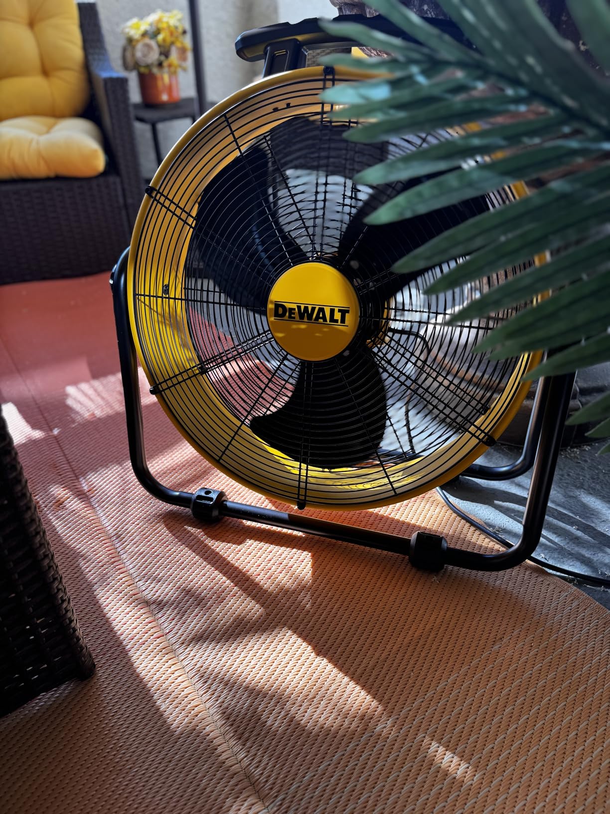 DEWALT DXF2042 Industrial Fan, 20 Inch High Velocity Fans with 3-Speed Adjustable Tilting Head, Drum Fan for Outdoor, House and Warehouse, Yellow customer photo 2
