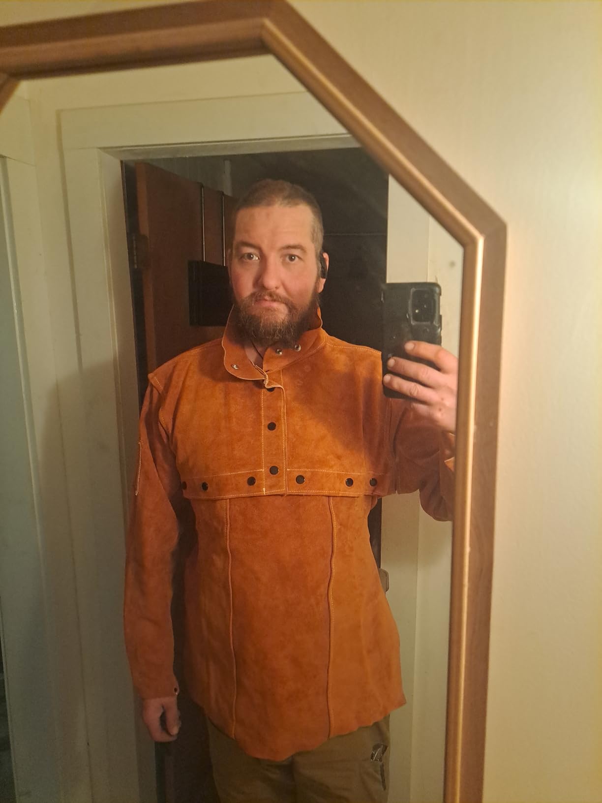 LeaSeek Leather Welding Jacket - Heavy Duty Welding Apron with Sleeve, Heat Flame Resistant Cowhide Weld Coat for Men Women. customer photo 1