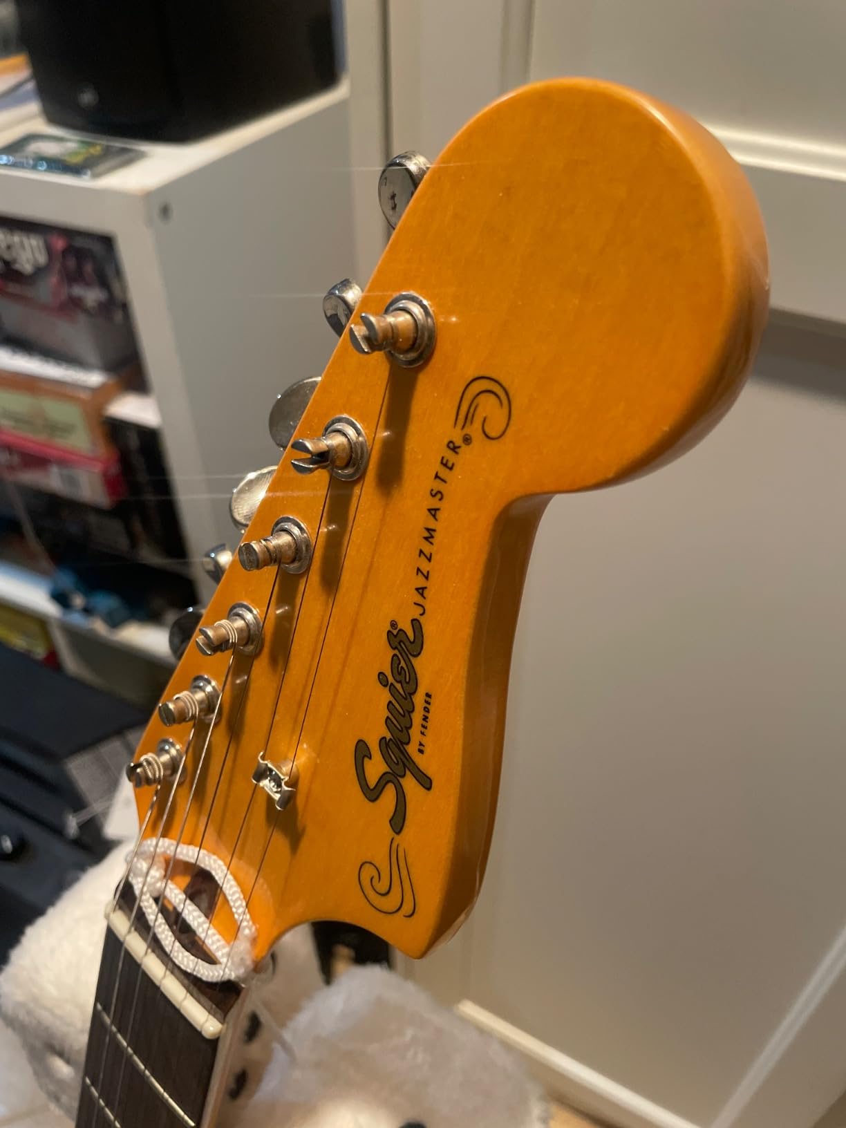 Squier Classic Vibe 60s Jazzmaster Electric Guitar, 3-Color Sunburst, Laurel Fingerboard customer photo 2