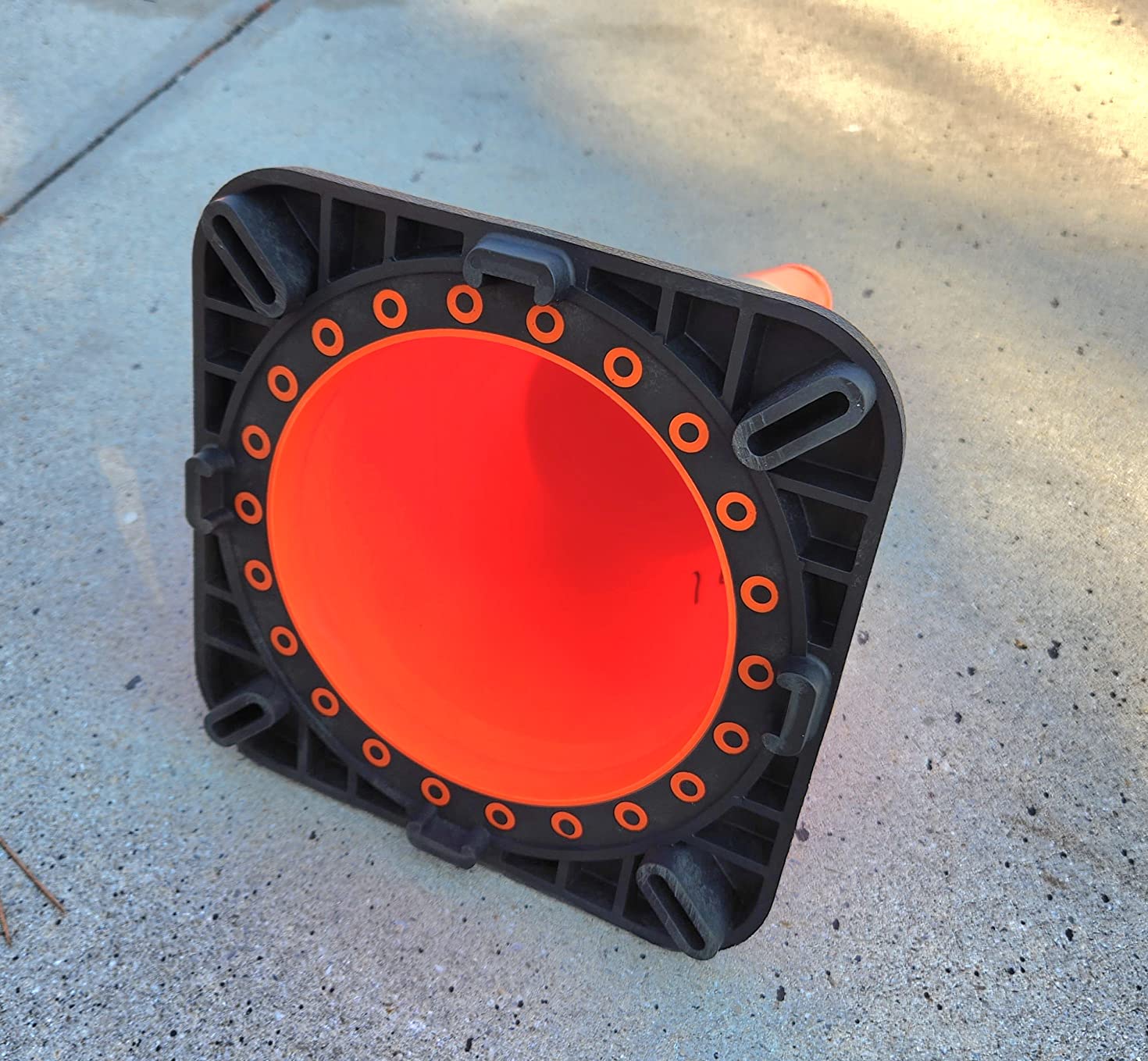 Besea 28 Inch Orange Traffic Cones, Heavy Duty Rubber Base | Heavy Duty Safety Cones with Weighted Rubber Base, Stable Design for Construction, Parking Lots and Traffic Control customer photo 2