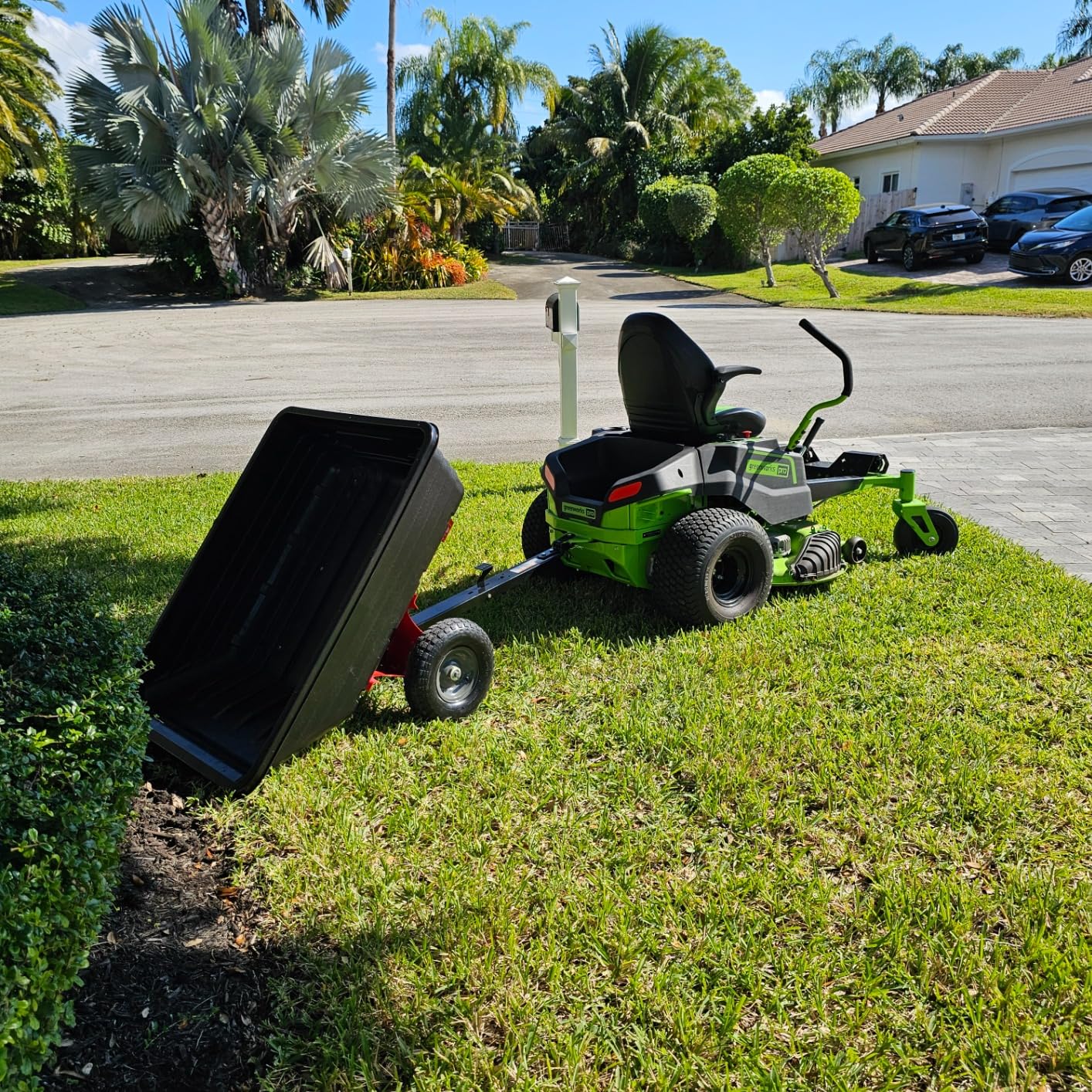 Craftsman Tow Poly Dump Cart for Lawn Tractors and ATVs, 350 lb Load Capacity, 10 Cu Ft Lawn and Garden Utility Trailer customer photo 2