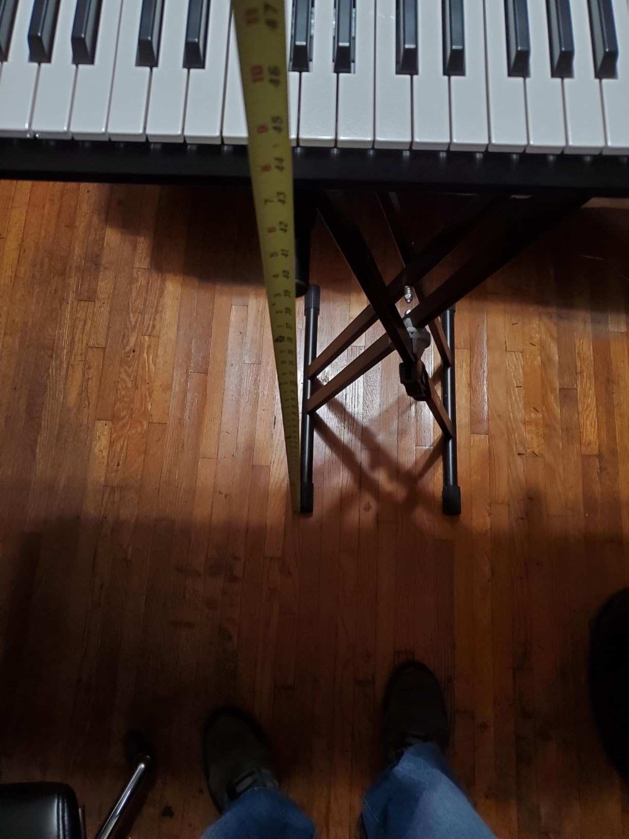 Amazon Basics Sturdy Keyboard and Piano Stand, Heavy-Duty Adjustable Height, X-Shape Design, Durable, Black, 27.5 to 38.2 inches customer photo 1