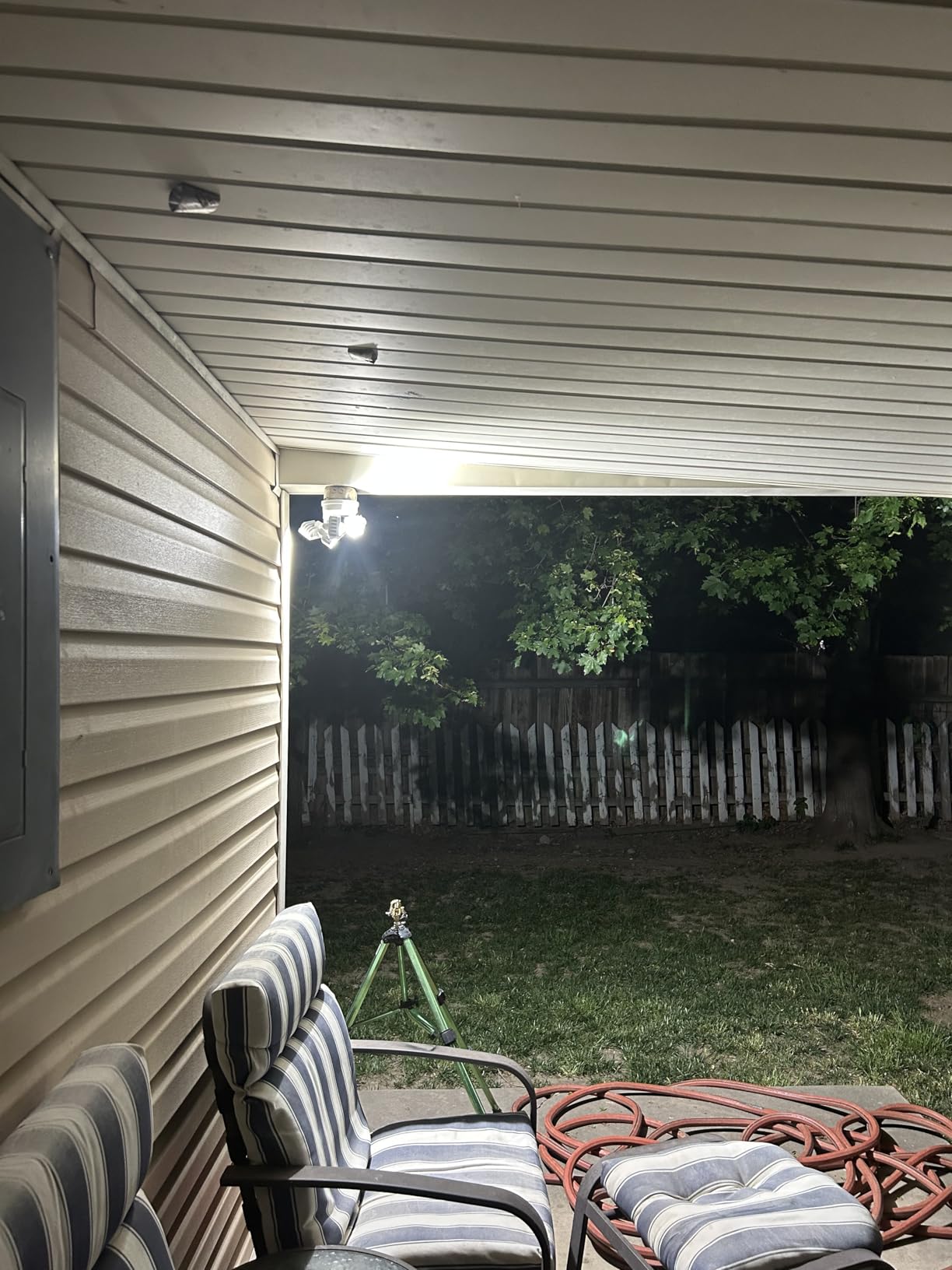 Onforu 75W LED Flood Light Motion Sensor Outdoor, 7000lm Dusk to Dawn Flood Light, Three Head, IP65 Waterproof Exterior Floodlight customer photo 1