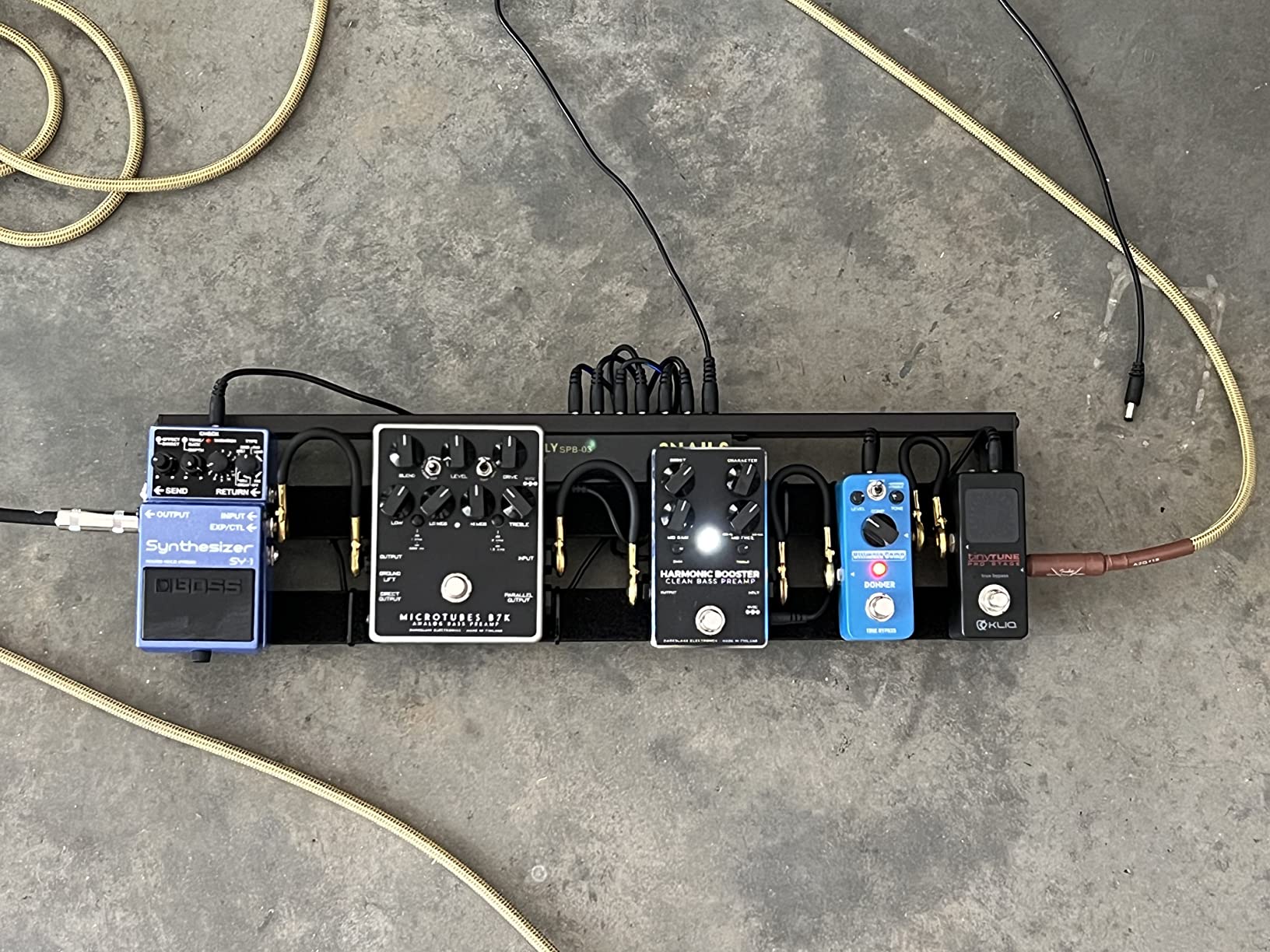 BOSS SY-1 Guitar/Bass Synthesizer Guitar Pedal (SY-1) customer photo 1