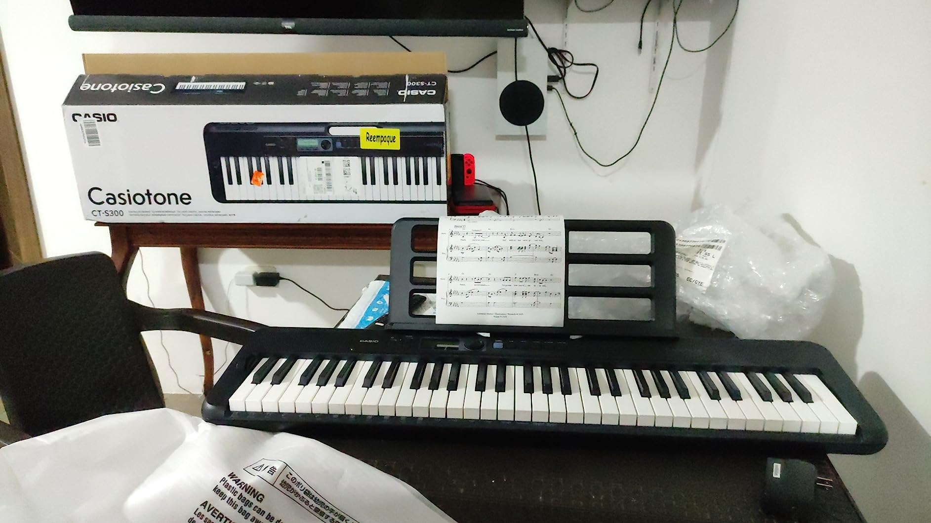Casiotone CT-S300 - Portable Keyboard | Touch-Sensitive | 400 Tones, 77 Rhythms & Pitch Bend | Ideal for Music Creation customer photo 1