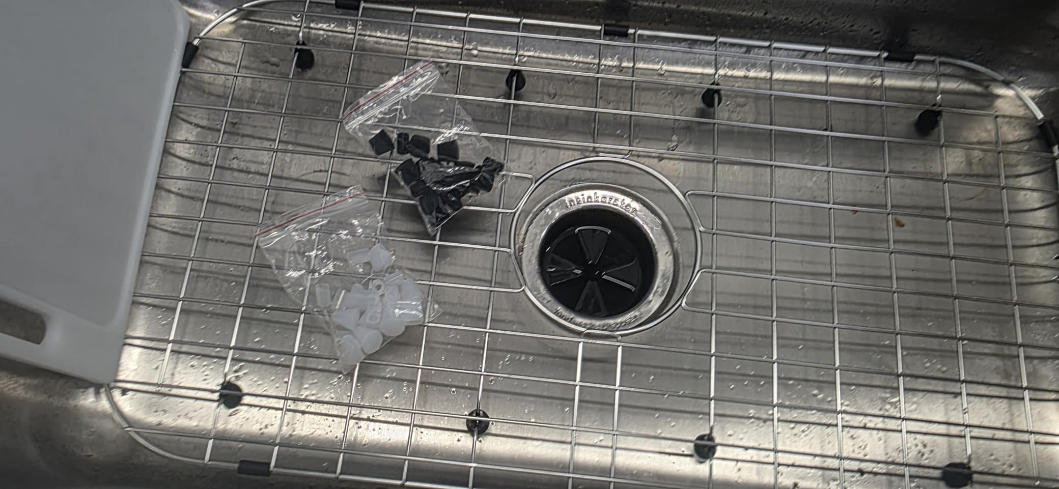 Serene Valley Sink Protector Grid 26-1/16