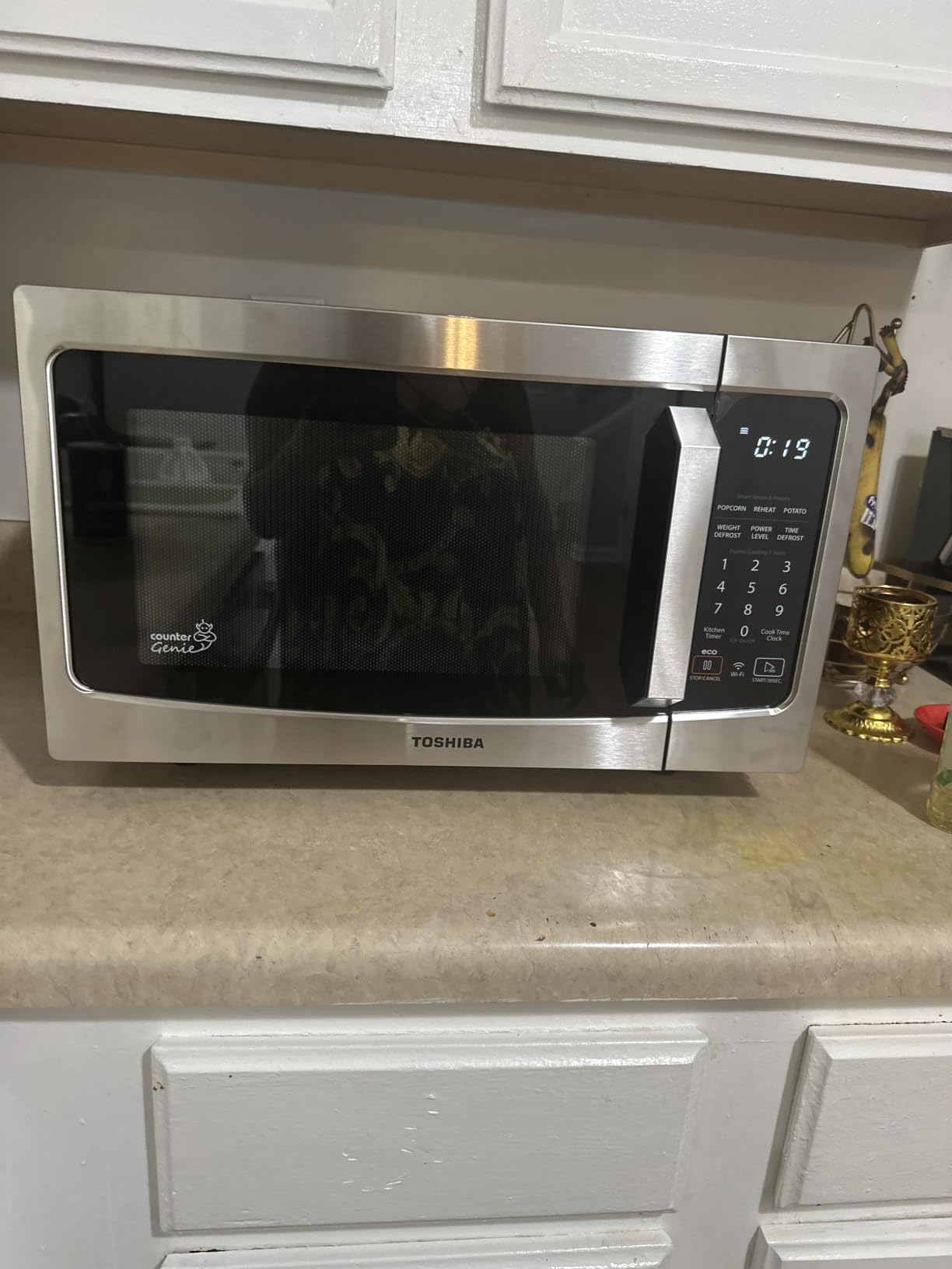 TOSHIBA Microwave Oven with Smart Sensor, 1.6 Cu.Ft, 1200W | Position Memory Turntable, Sound On/Off, Countertop, 13.6