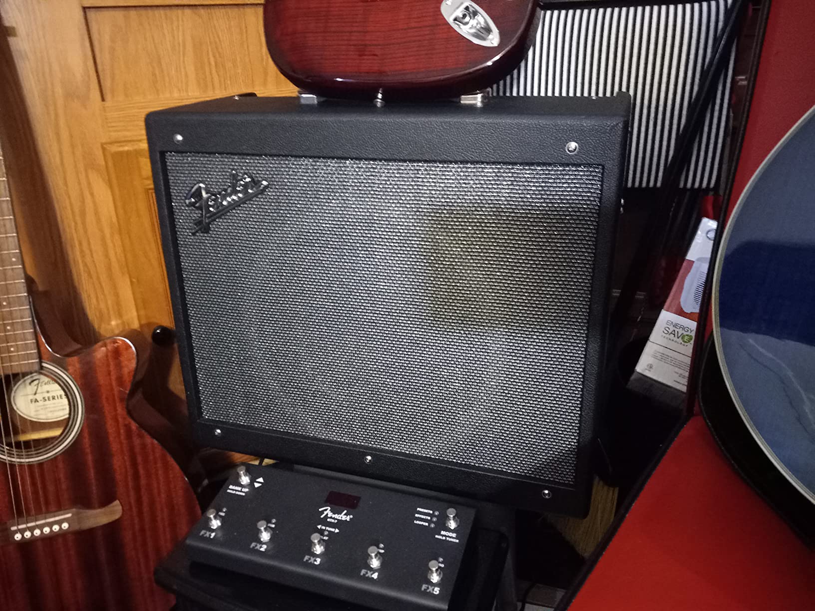 Mustang GTX100 Guitar Amplifier, 100-Watt Digital Modeling Combo Amp with 12