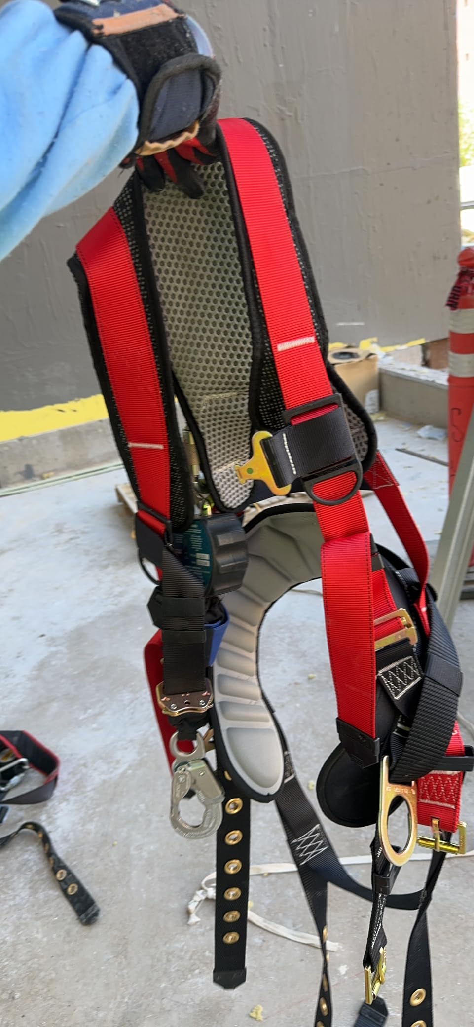 Hammerhead 5pt Safety Harness Back Padded, QCB Chest, Tongue Buckle Legs Straps, Back & Side D-Rings customer photo 1