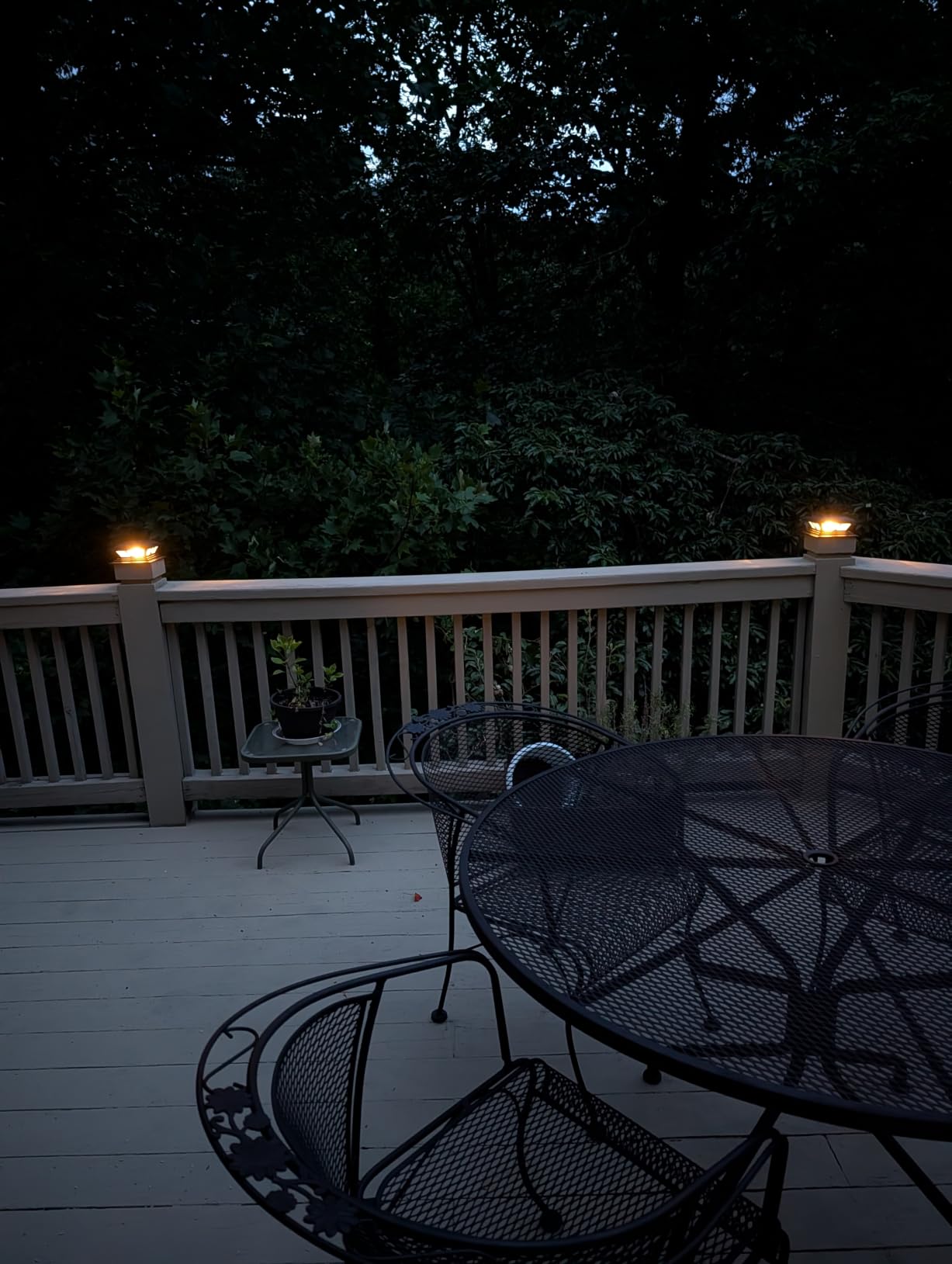 SIEDiNLAR Solar Post Lights Outdoor 2 Modes LED Deck Fence Cap Light for 4x4 5x5 6x6 Posts Patio Garden Decoration Warm White/Cool White Lighting Black (2 Pack) customer photo 2
