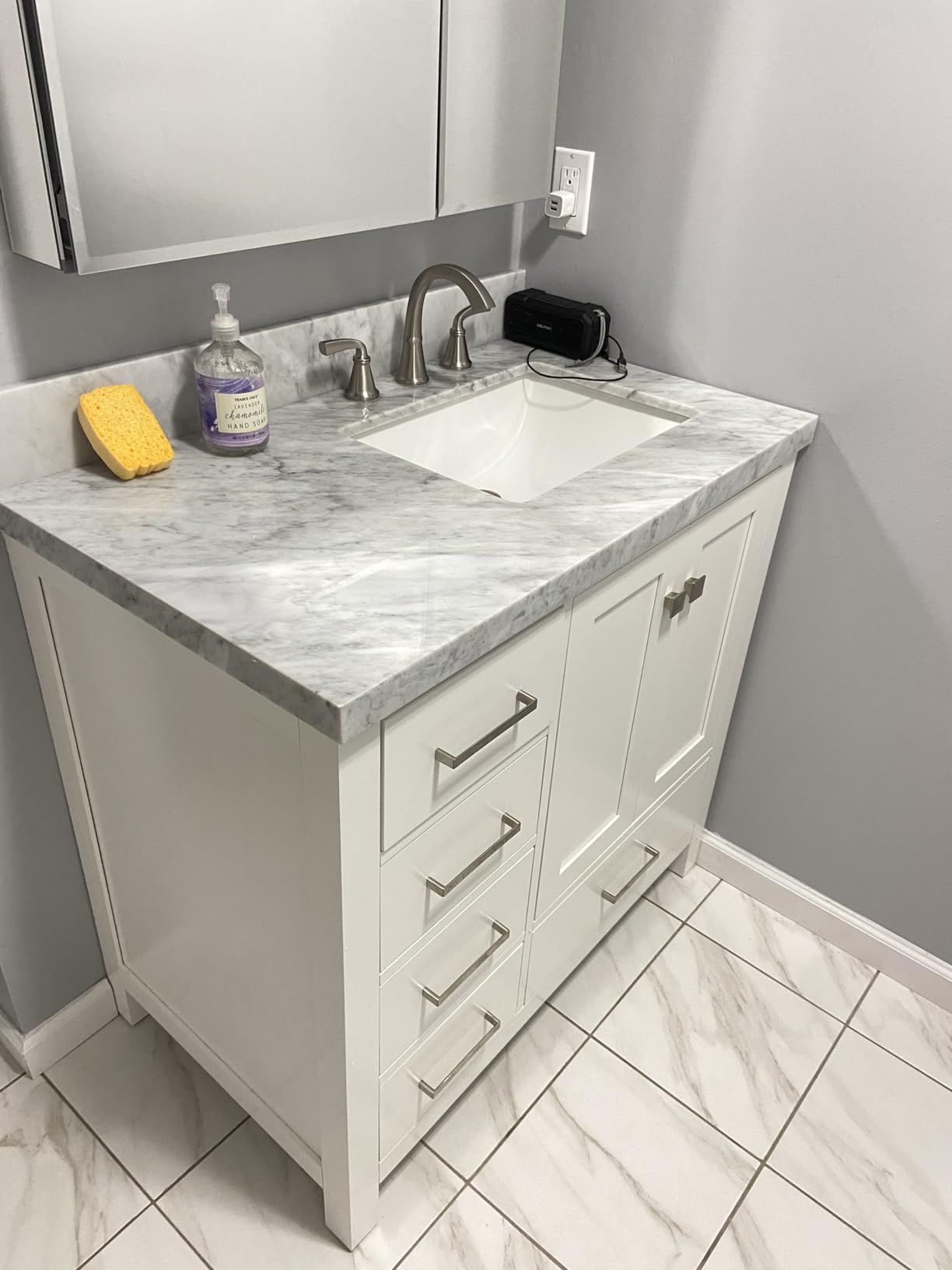 ARIEL Cambridge 36-inch Bathroom Vanity with Sink, Solid Wood, 1.5-inch Pure White Quartz Countertop & Backsplash, Single Rectangular Porcelain Sink, 2 Soft Closing Doors, 5 Dovetail Drawers, White customer photo 1