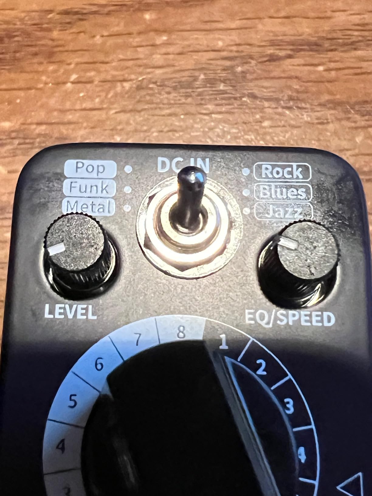 MOOER Acoustikar Acoustic Guitar Pedal Simulator Pedal, 3 Modes Piezo/Standard/Jumbo customer photo 1