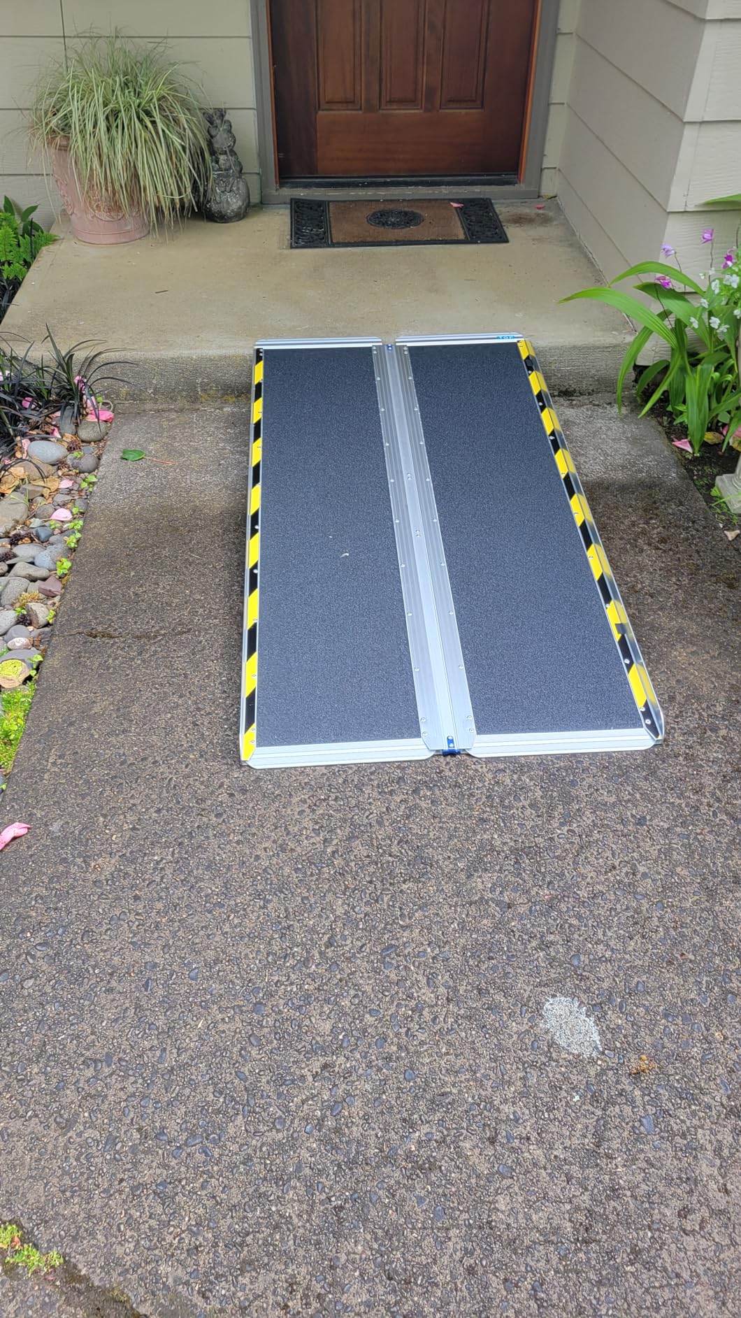 Ruedamann 6FT Portable Wheel Chair Ramp for Home Entrance | Non-Slip Aluminum Folding Handicap Ramps for Wheelchairs, Strollers, Scooters, Stairs, Steps, Curbs, Doorways customer photo 1