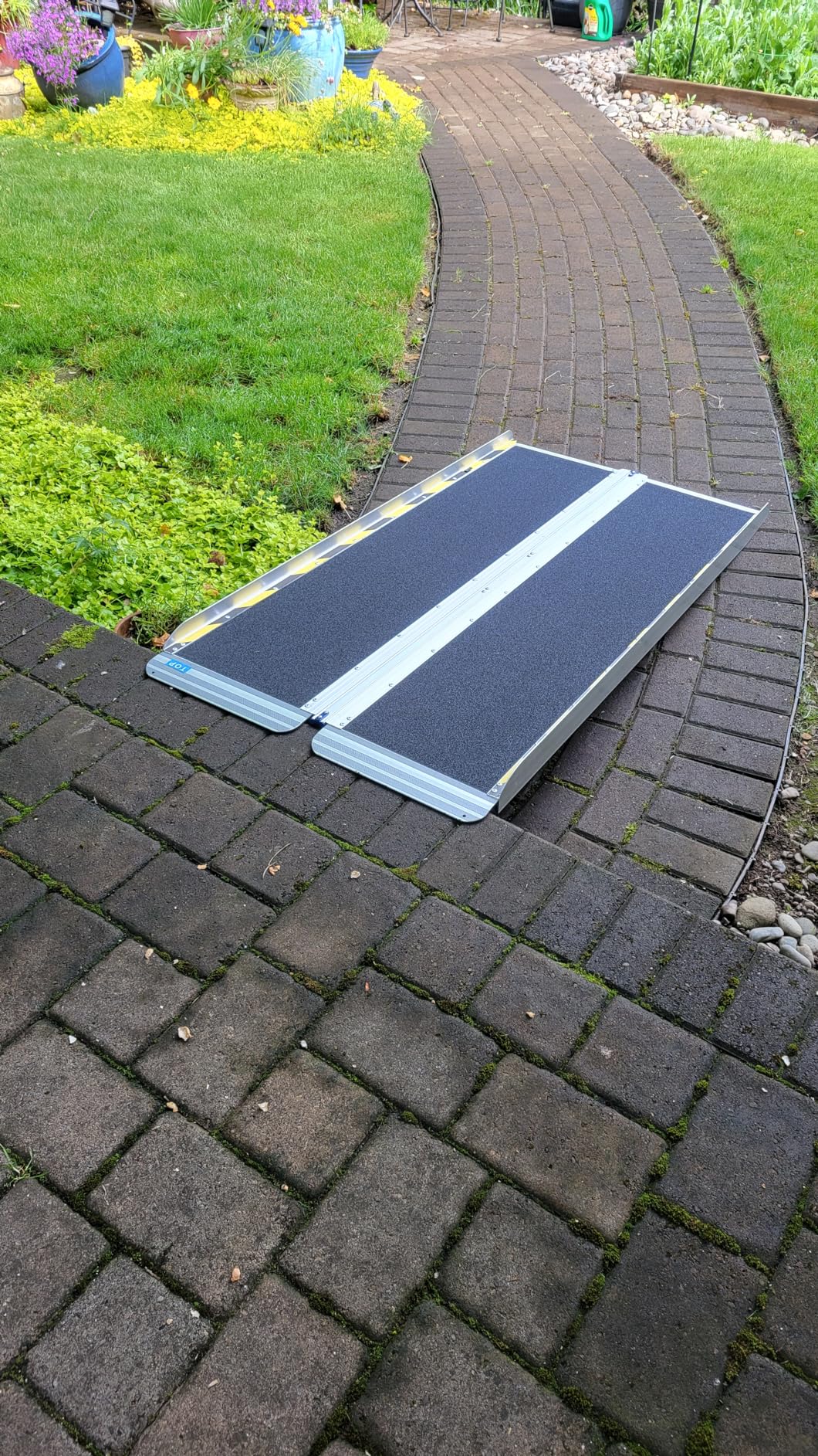 Ruedamann 6FT Portable Wheel Chair Ramp for Home Entrance | Non-Slip Aluminum Folding Handicap Ramps for Wheelchairs, Strollers, Scooters, Stairs, Steps, Curbs, Doorways customer photo 2