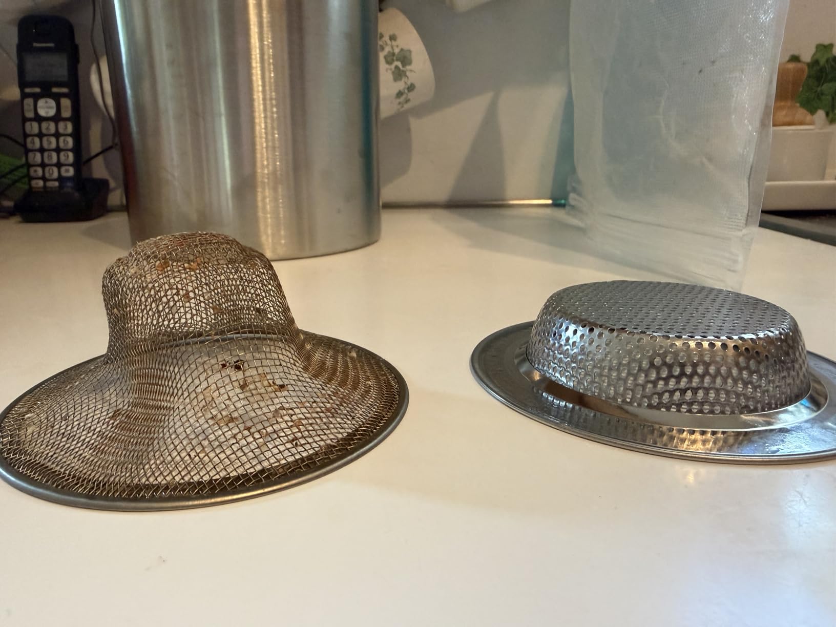 MR.SIGA Kitchen Sink Strainer, Stainless Steel Sink Drain Strainer, Dishwasher Safe, Outer Diameter 4.4 inch/11.2cm, Inner Diameter 3 inch/7.6cm, Pack of 3 customer photo 2