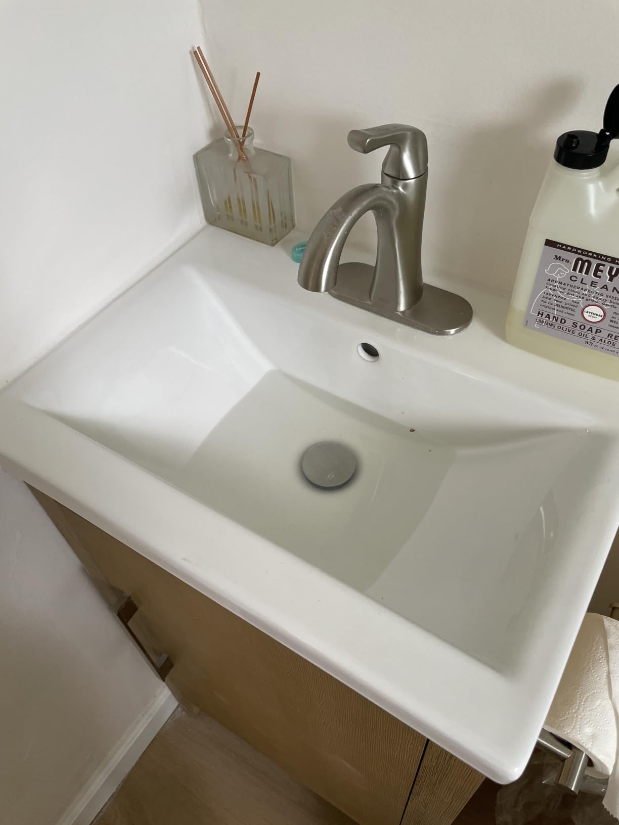 Delta Arvo Brushed Nickel Bathroom Faucet 1 Hole, Single Hole Bathroom Sink Faucet for Vanity, Push-Pop Drain Assembly, Spotshield Stainless 15840LF-SP customer photo 1