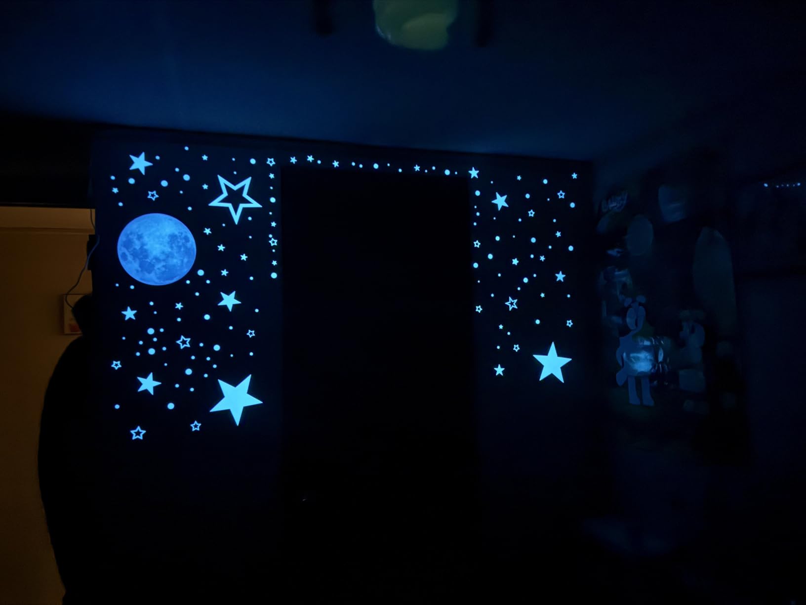 Glow in The Dark Stars for Ceiling, Glow in The Dark Stars and Moon Wall Decals, Ceiling Stars Glow in The Dark Kids Wall Decors Perfect for Kids Nursery Bedroom Living Room customer photo 2