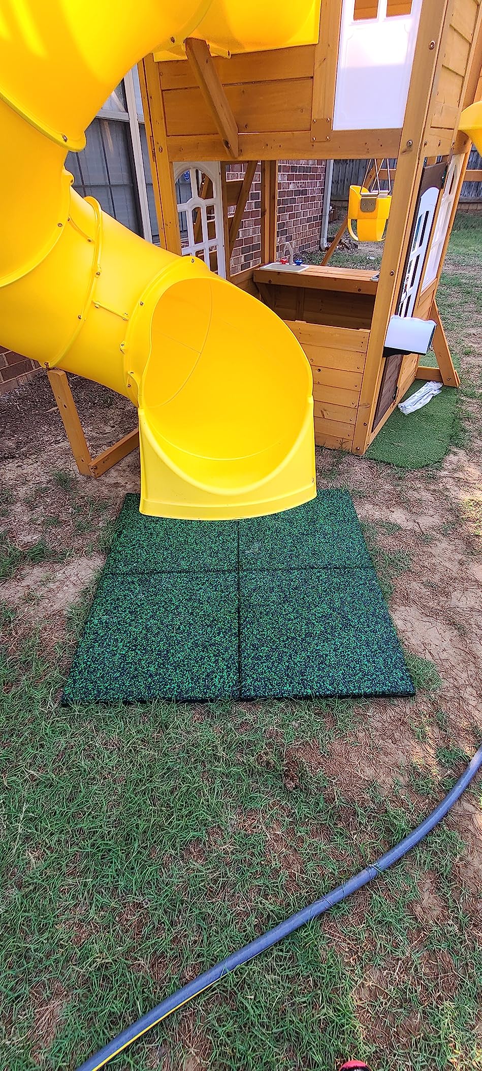 Elevate Rubber Playground Tiles - 1