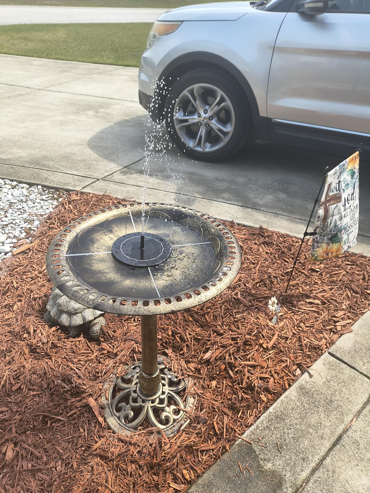 VINGLI Pedestal Bird Bath with Solar Fountain, Solar Pump Resin Birdbaths, Weather Resistant Bird Baths with Ground Stakes, Vintage Finish Garden Decor for Outdoor, Patio, Yard, Lawn(Green) customer photo 2