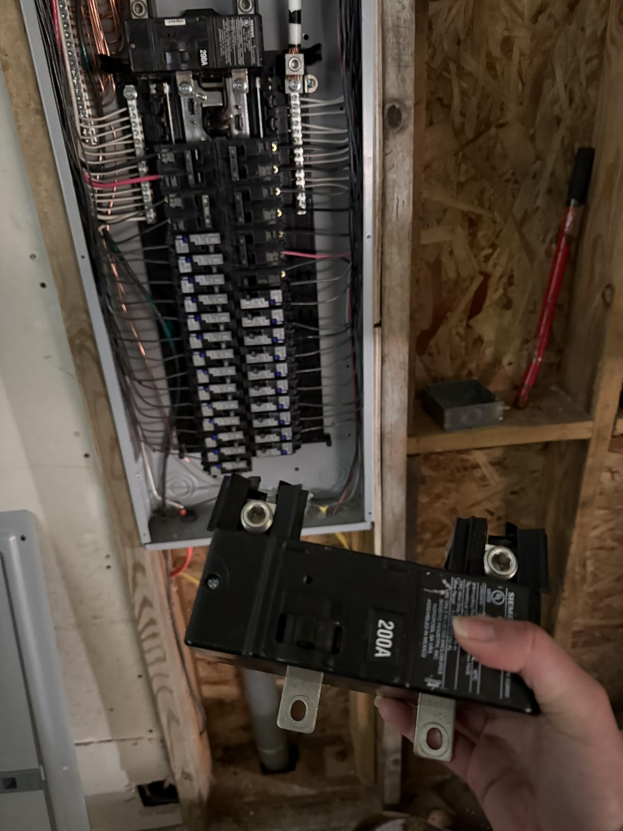 Siemens SN Series 200 Amp 40-Space 40-Circuit Main Breaker Plug-On Neutral Indoor Load Center customer photo 2