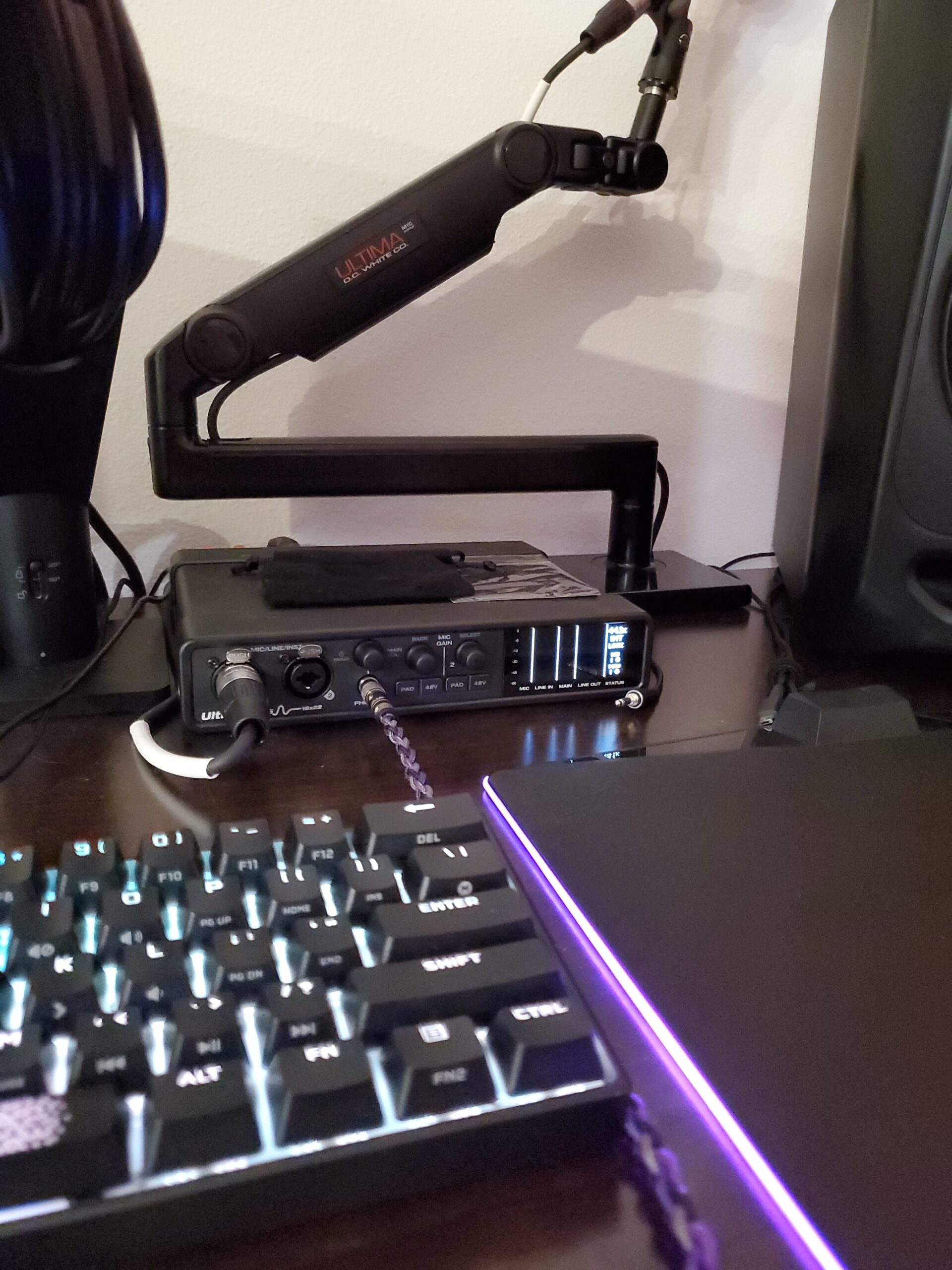 MOTU UltraLite-mk5 18x22 USB Audio Interface for Mac, Windows and iOS with Mixing and Effects customer photo 1