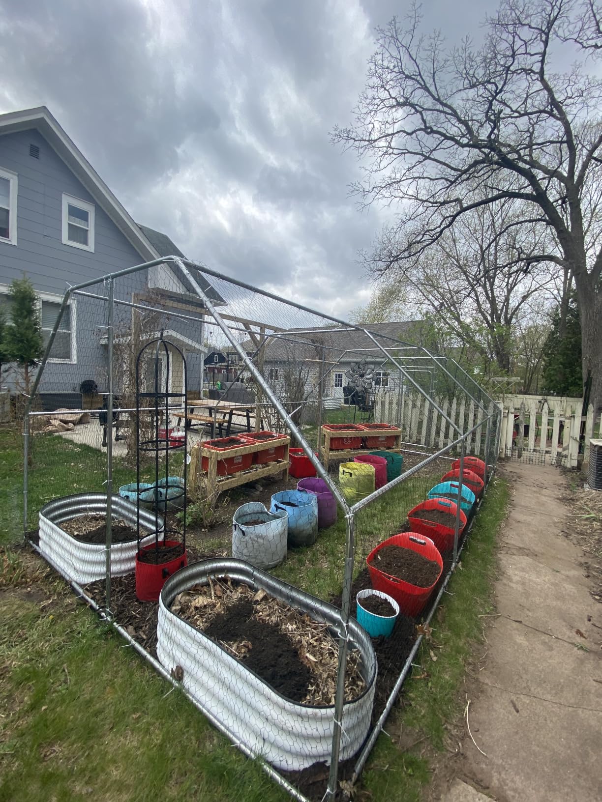 Large Metal Chicken Coop 9.8 x 9.8 x 6.6 ft Walk in Chicken Runs for Yard with Cover & Perch, Chicken House for Duck Rabbit, Chicken Pen for Outdoor Backyard customer photo 1