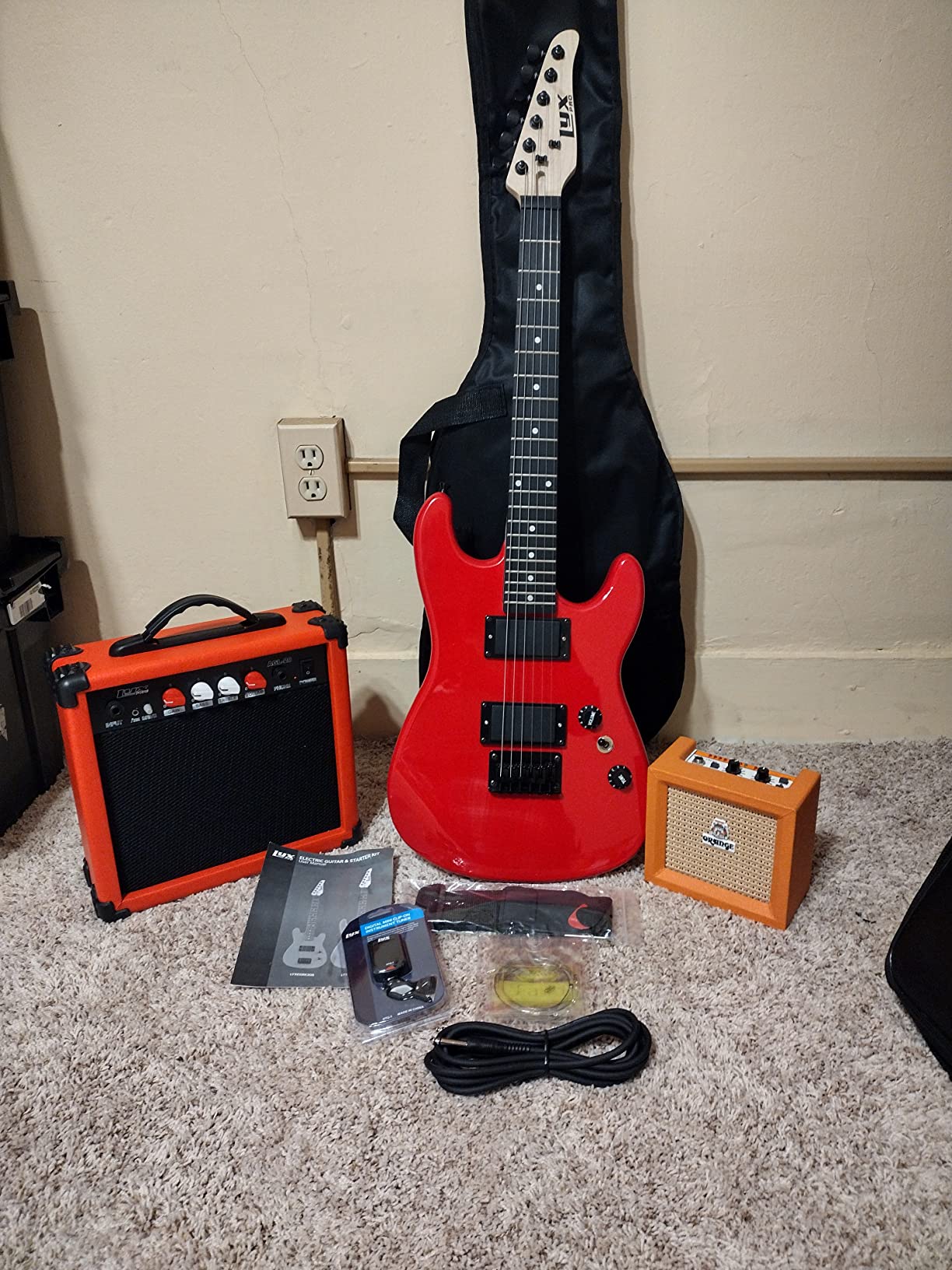 LyxPro 36 Inch Electric Guitar and Kit for Kids with 3/4 Size Beginner's Guitar, Amp, Six Strings, Two Picks, Shoulder Strap, Digital Clip On Tuner, Cable and Soft Case Gig Bag -Natural customer photo 1
