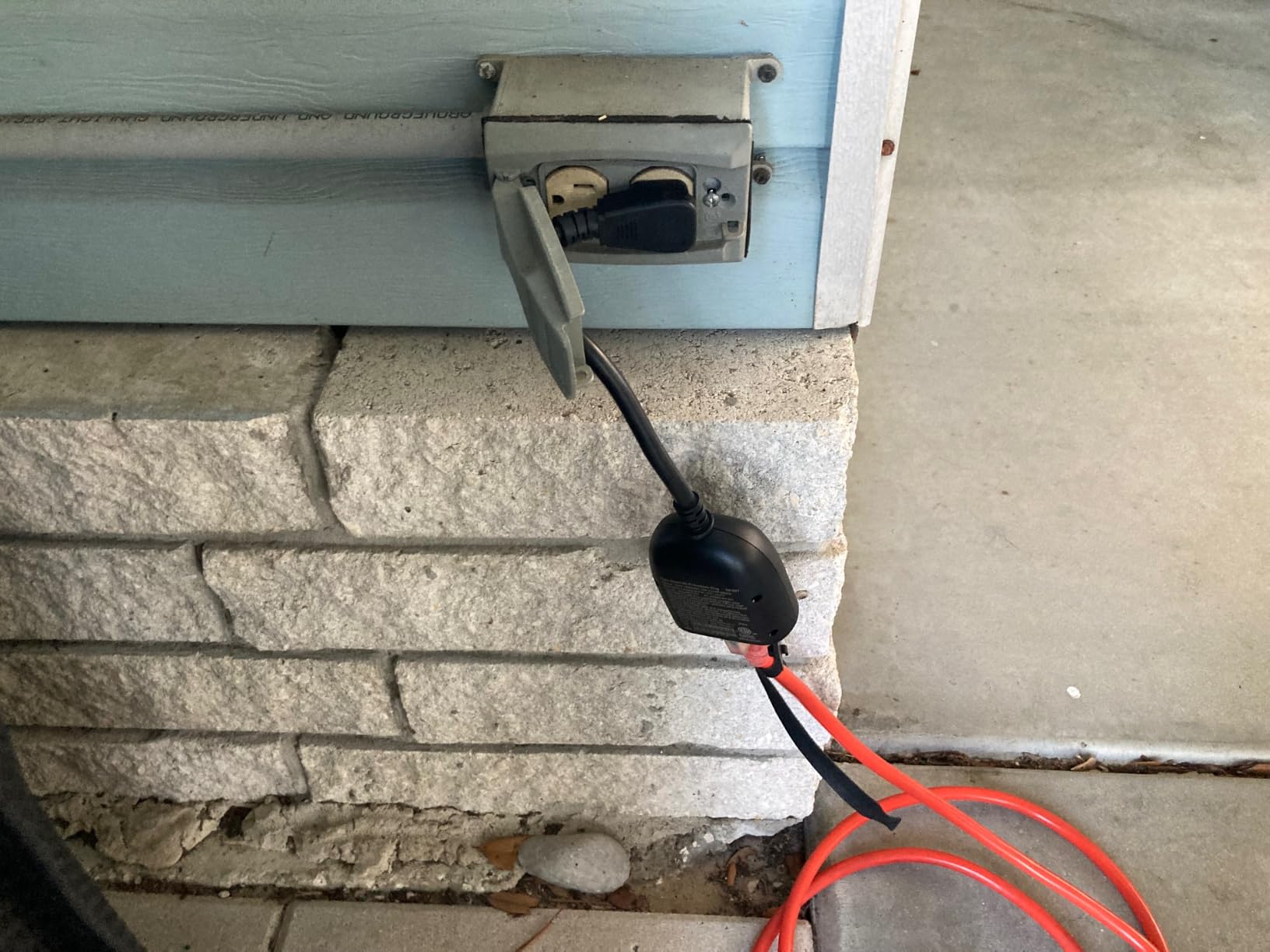 Kasa Outdoor Smart Plug, Smart Home Wi-Fi Outlet Timer, Max Load 15A/1875W, IP64 Weather Resistance, Compatible with Alexa, Google Home & SmartThings, No Hub Required, ETL Certified(KP401) customer photo 2