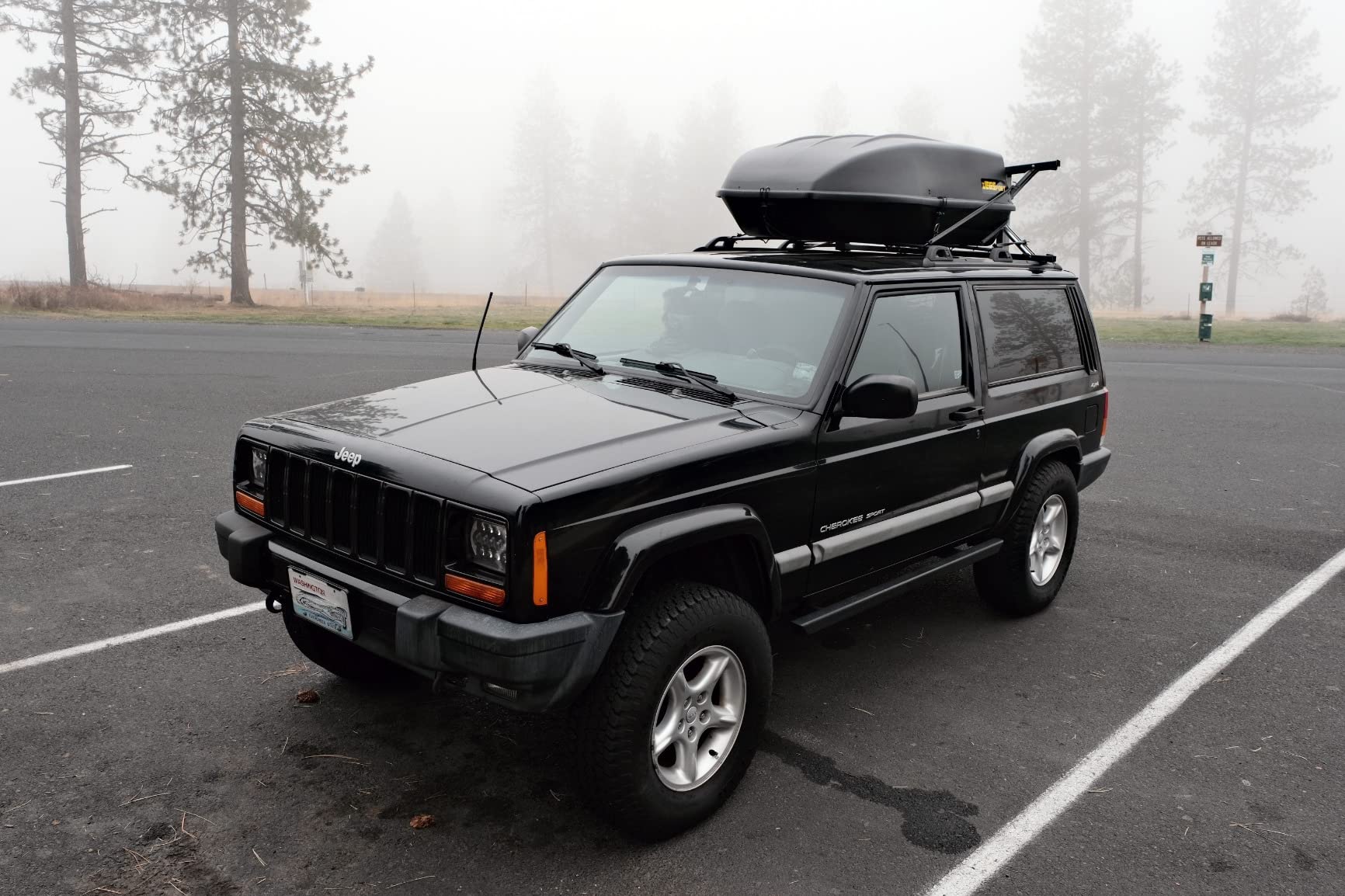 JEGS Rooftop Cargo Carrier for Car Storage - Large Roof Rack Cargo Carrier - Front Hinge/Rear Lock - Rear Opening Weatherproof Storage - Made in USA - 18 Cubic Ft - 110 Lb Capacity - Aero Design customer photo 1