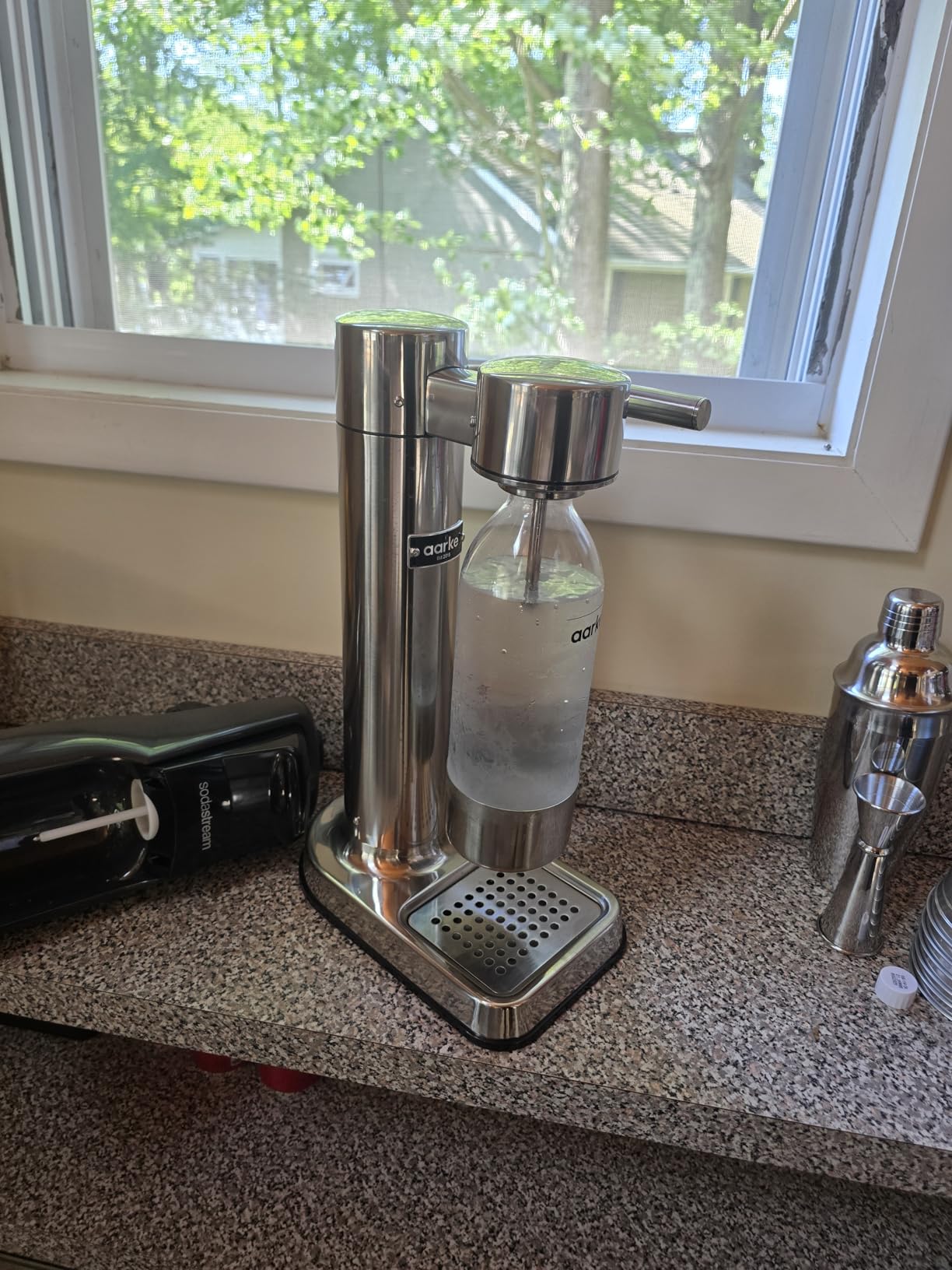 Aarke Carbonator 3 - Premium Sparkling Water Maker, Sand | Stainless steel, Cordless soda maker for home, Carbonated water machine, BPA-free PET bottle included customer photo 1