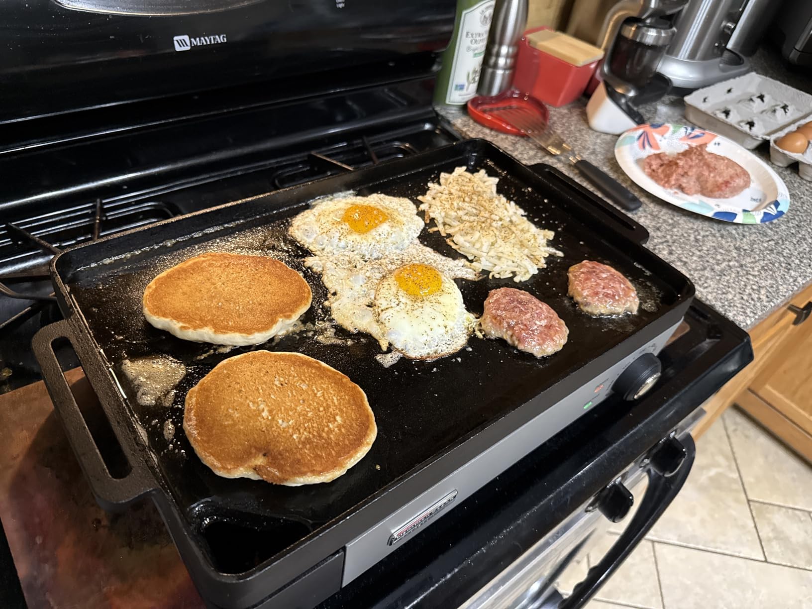 Hamilton Beach Professional Cast Iron Electric Griddle & Indoor Grill | Durable 10 x 16 Preseasoned Cooking Surface | Adjustable Temperature up to 450F | Black | 38560 customer photo 1
