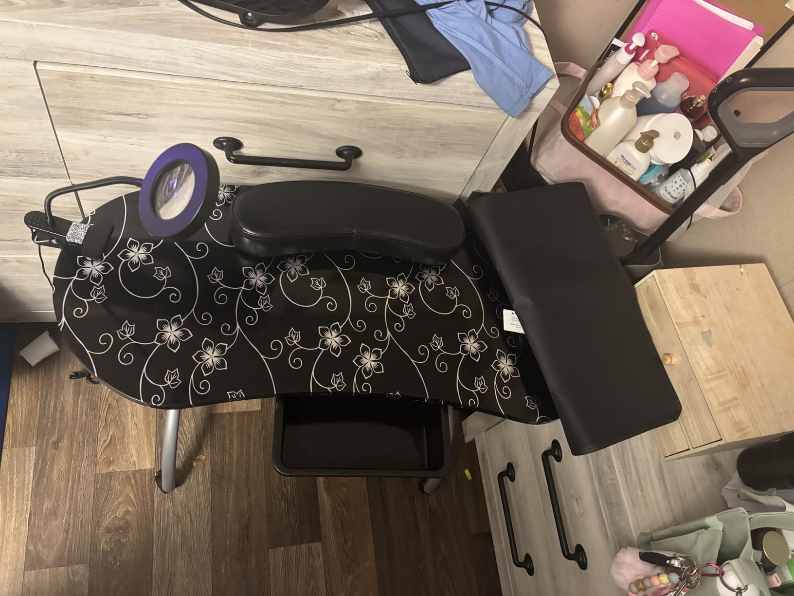 LEIBOU Professional 36''L Portable & Foldable Manicure Table Nail Technician Desk Workstation Manicure Table with Magnifier USB LED Table Lamp,Rolling Wheels,Drawer,Sponge,Free Carrying Bag (Black) customer photo 1