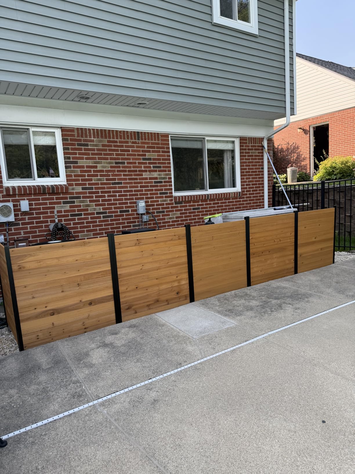 Enclo Richmond Privacy Screen, Cedar Wood, DIY No Dig Screen Kit | 3.5ftH x 3ftW, 2 Panels customer photo 2