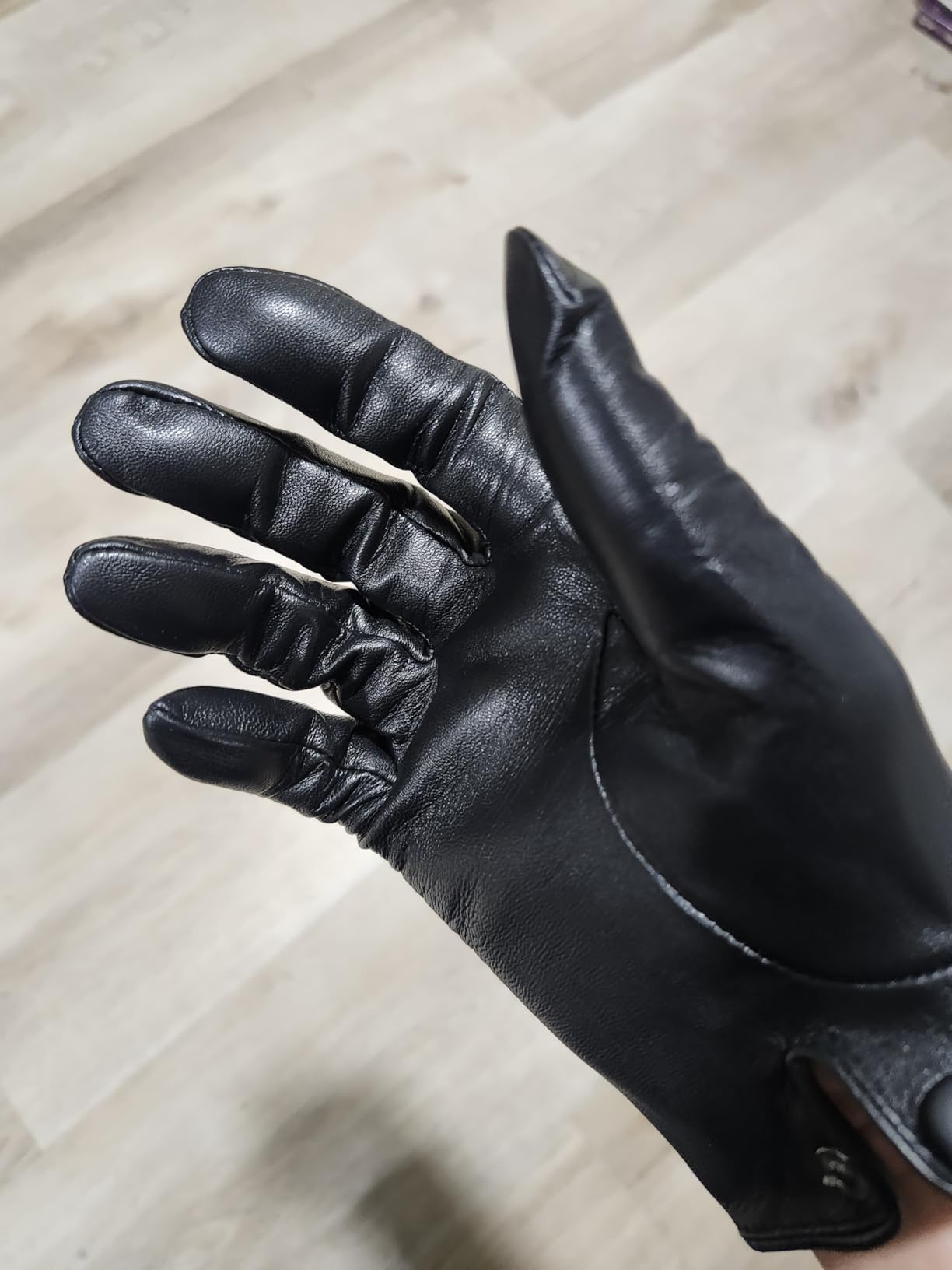 FIORETTO Womens Genuine Leather Driving Gloves Touchscreen Unlined Sheepskin Ladies Driving Gloves Thin W160020 customer photo 1