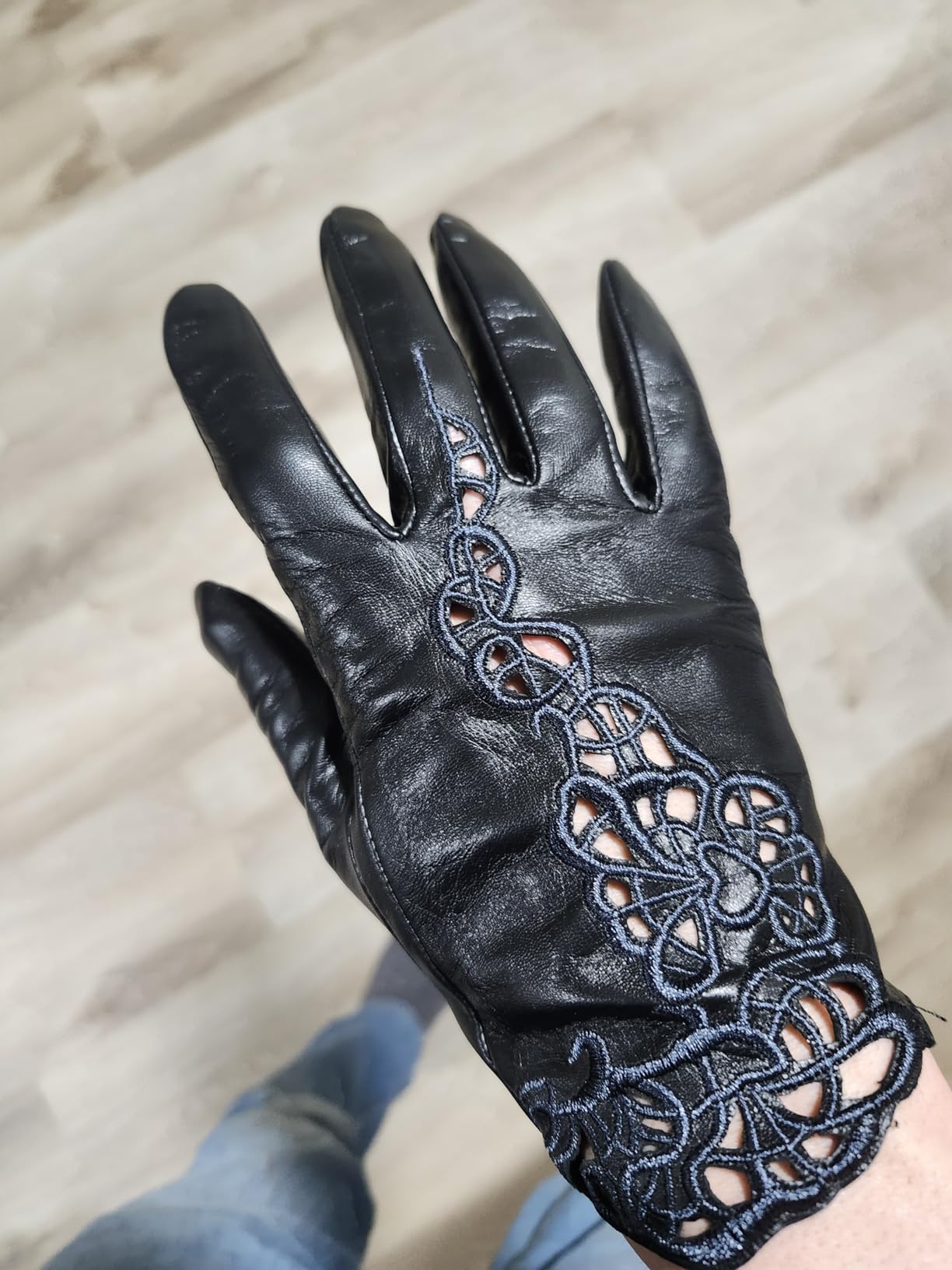 FIORETTO Womens Genuine Leather Driving Gloves Touchscreen Unlined Sheepskin Ladies Driving Gloves Thin W160020 customer photo 2