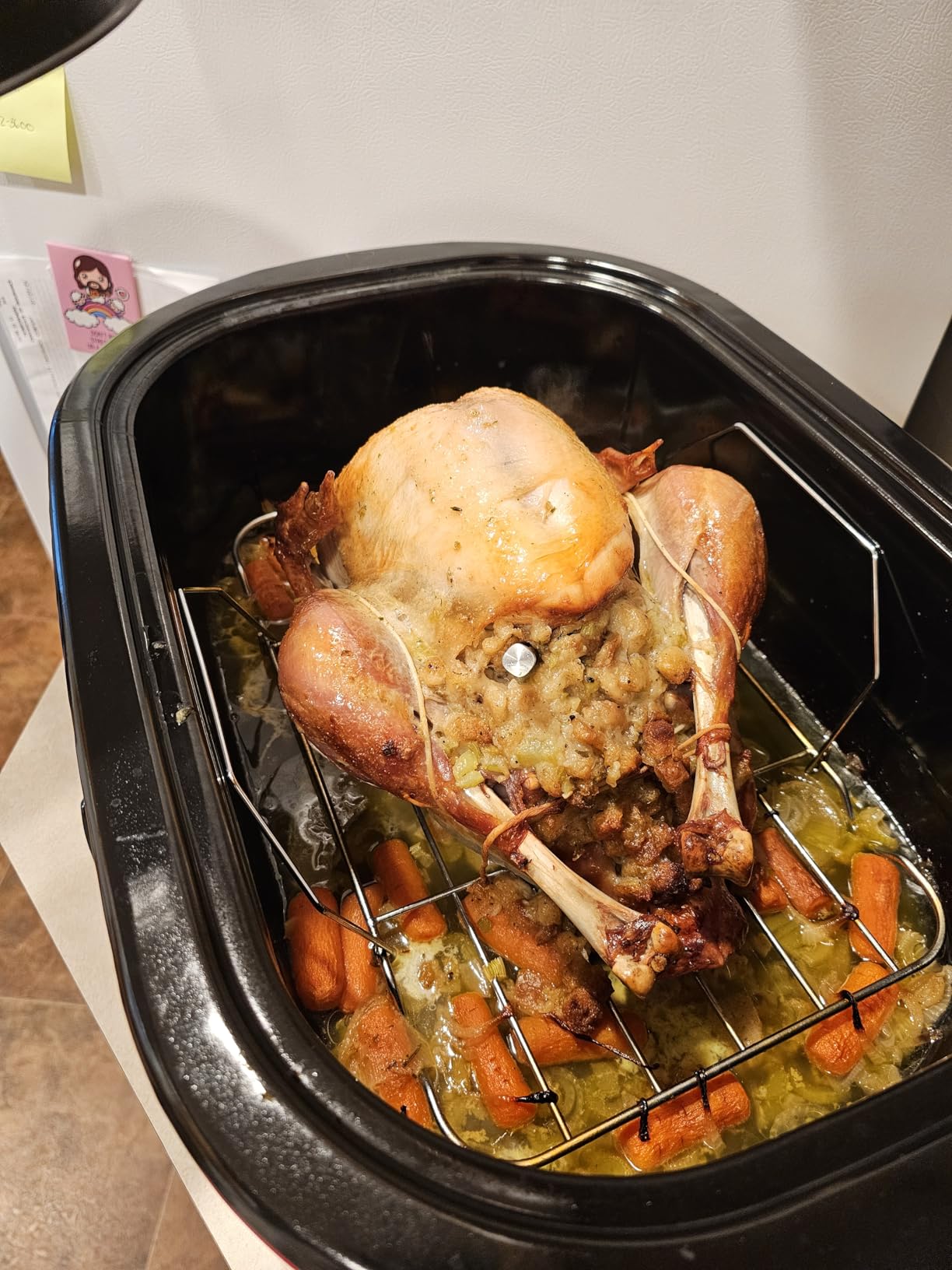 AROMA 18Qt. Roaster Oven with Self-Basting Lid, Fits 22-lb. Turkey, Adjustable Temperature Settings, Keep Warm Setting, Black (ART-718B) customer photo 2