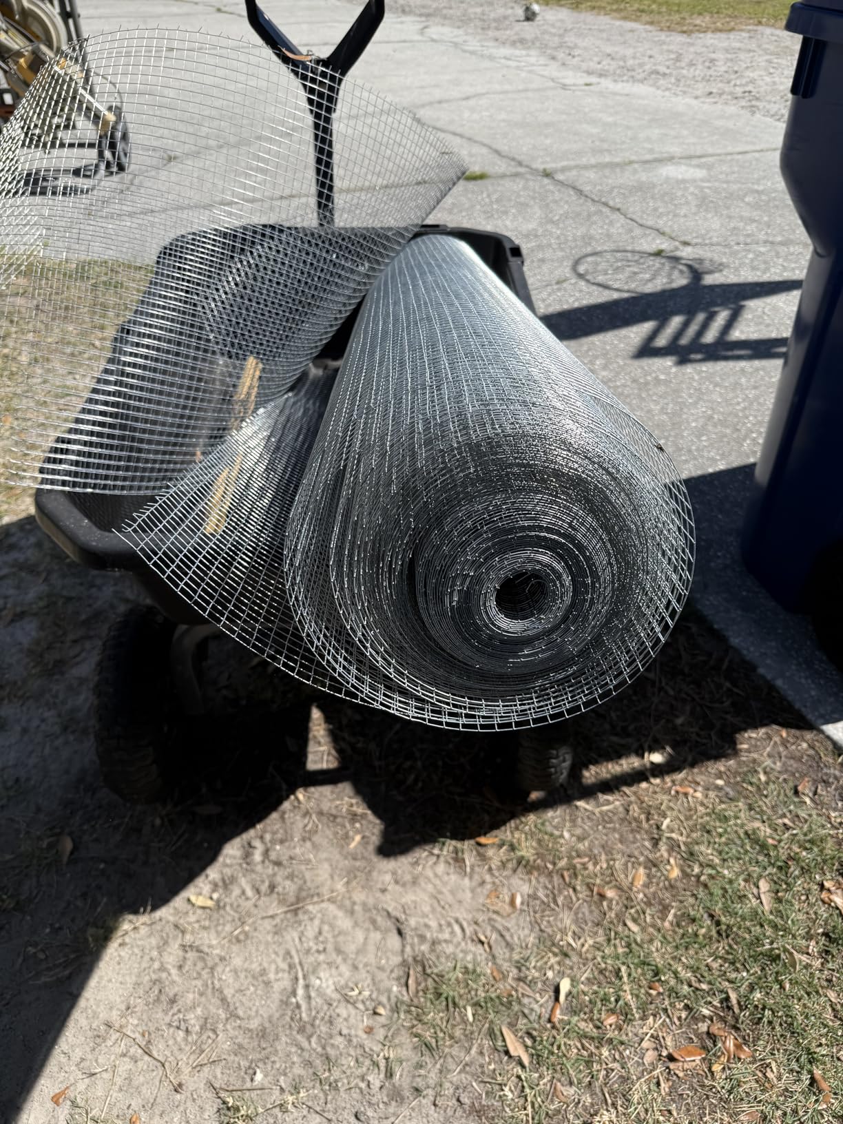 Land Guard 48 inch×100 ft Black Vinyl Coated Hardware Cloth, 19 Gauge 1/2 inch Black PVC Hardware Cloth, Welded Wire Fence Supports Poultry Netting Cage Fence customer photo 1