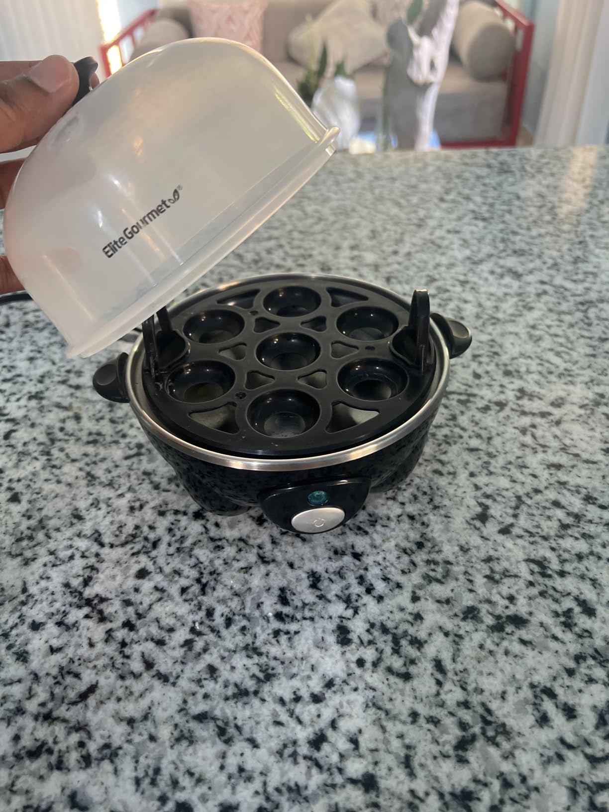 Elite Gourmet EGC-007B# Rapid Egg Cooker, 7 Easy-To-Peel, Hard, Medium, Soft Boiled Eggs, Poacher, Omelet Maker, Auto Shut-Off, Alarm, 16-Recipe Booklet, Black customer photo 2
