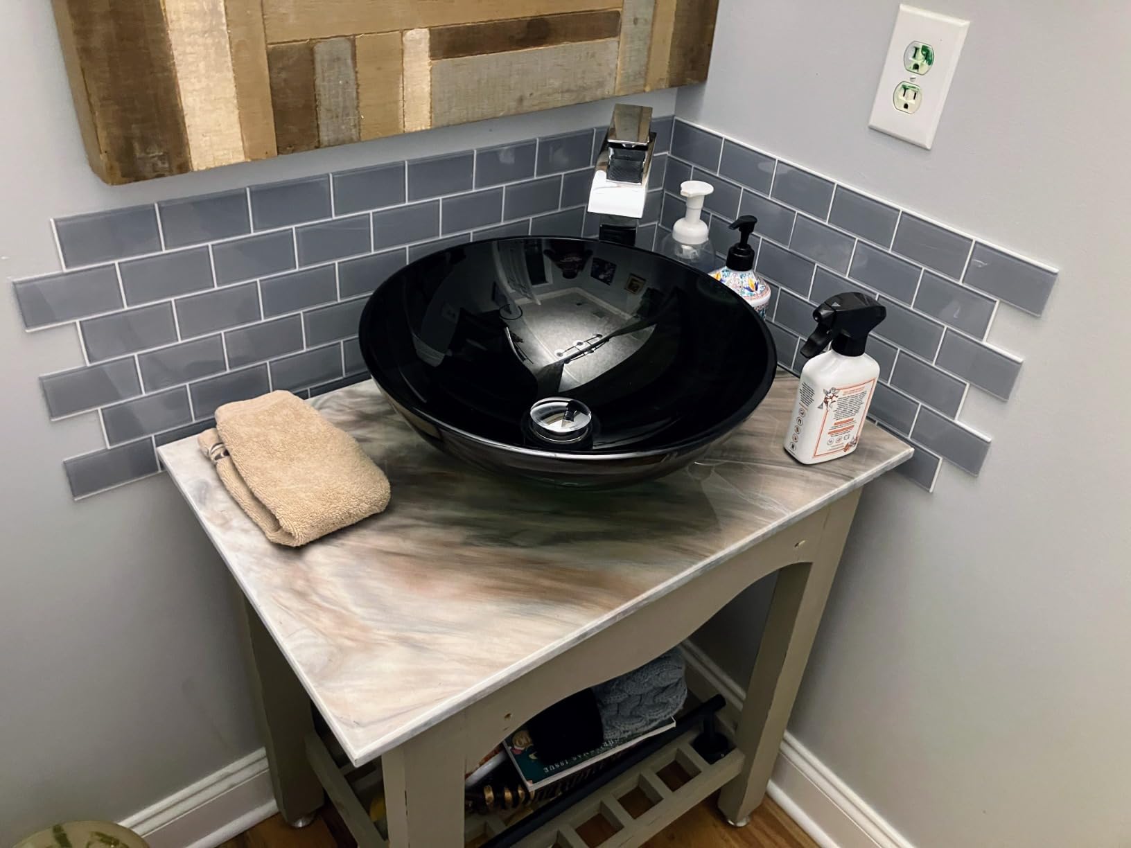 Peel and Stick Glass Tile, Off-White Subway Tile Peel and Stick Backsplash Glass Tiles for Kitchen Bathroom Wall (5 Sheets, 4.23 SQ.FT.) customer photo 1