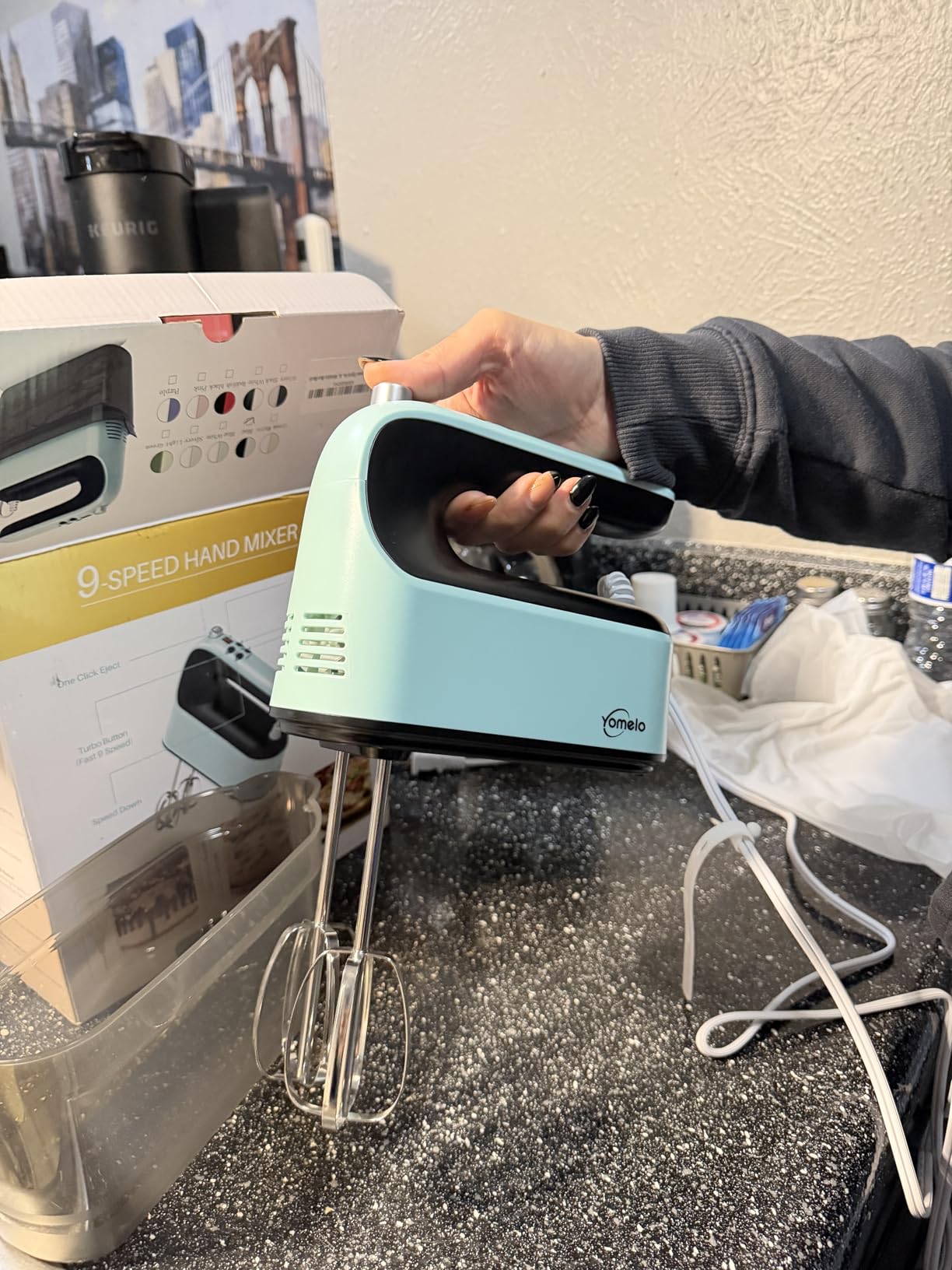 Yomelo 9-Speed Digital Hand Mixer Electric, 400W Powerful DC Motor, Hand Mixer Electric Handheld with Snap-On Storage Case, 5 Stainless Steel Accessories, Beaters, Dough Hooks, Whisk (Ice Blue/Black) customer photo 2