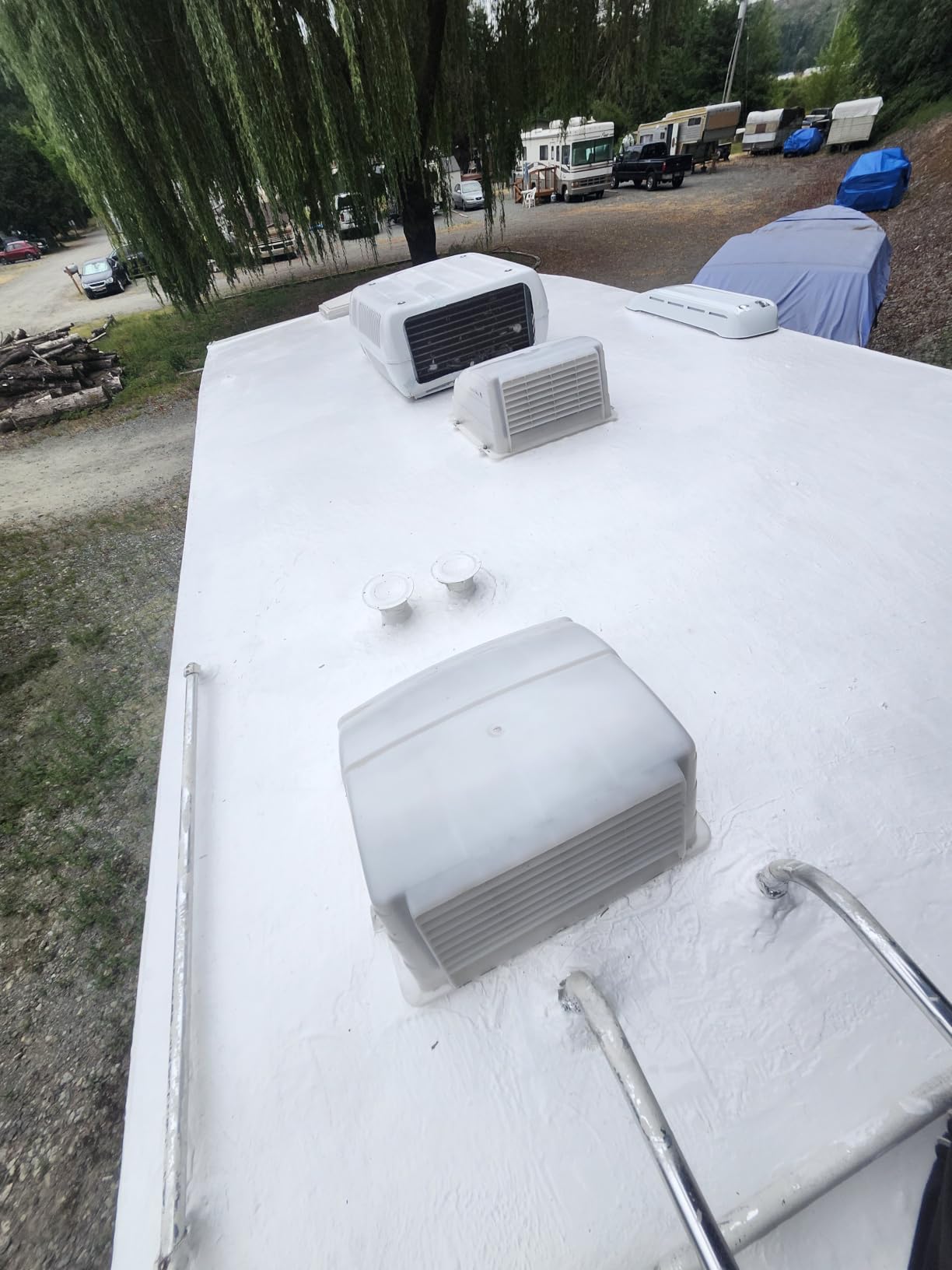 100% Silicone Roof Coating for RVs, Campers & Flat Roofs - Waterproof Seal for Leaks, Cracks & Seams - Ponding Water Resistant - 4.75 Gallon White customer photo 1