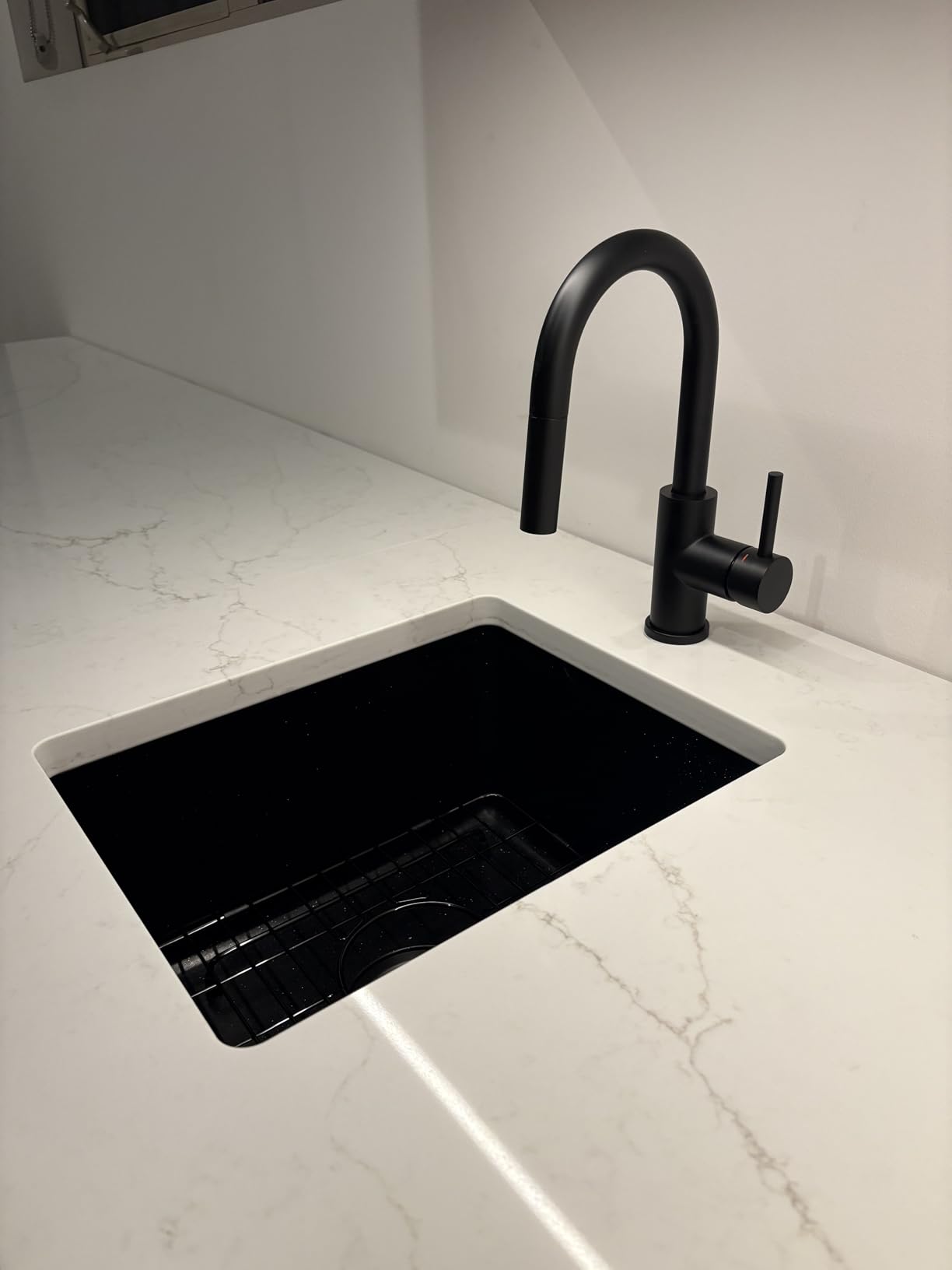 Lordear Black Granite Kitchen Sink 33 Inch Undermount | Quartz Granite Composite Black Single Bowl Under Kitchen Sinks 33x19 Inch customer photo 2