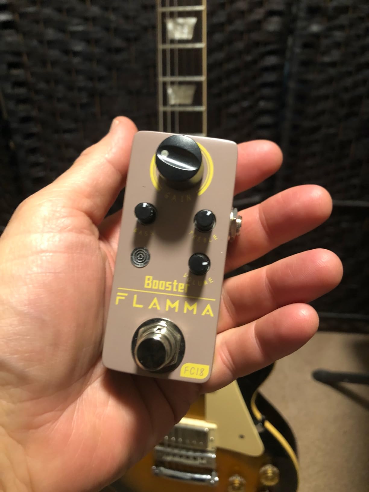 FLAMMA FC18 Booster Pedal Boost Guitar Pedal for Electric Guitar and Bass Compact Size True Bypass customer photo 1